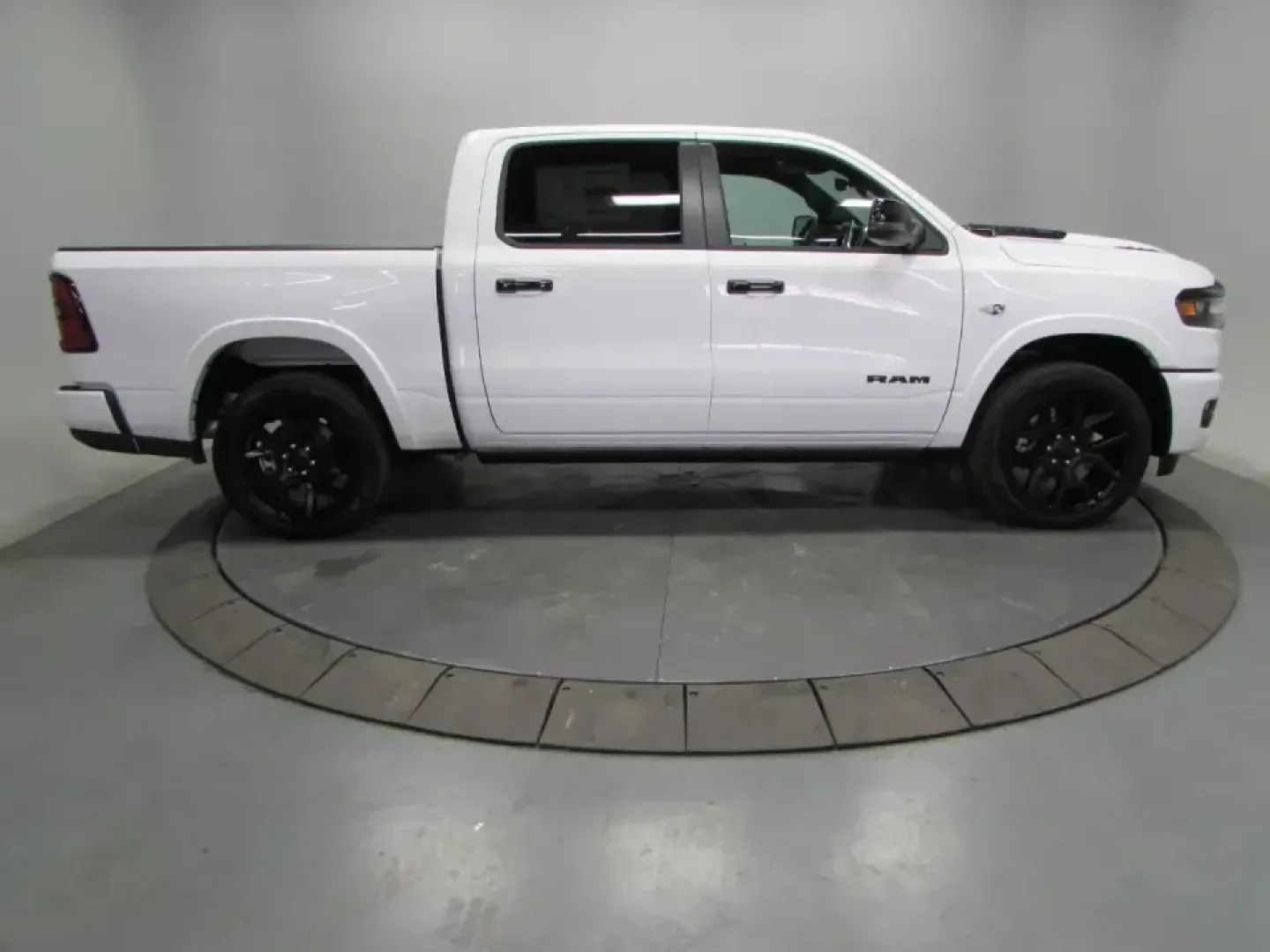 2026 /Black Ram 1500 Laramie (1C6SRFJT9TN) with an 5.7L V8 OHV 16V engine, Automatic transmission, located at 12830 Highway 21, De Soto, MO, 63020, (636) 337-7777, 38.153099, -90.573624 - Whether you're hauling a camper out toward Washington State Park, commuting the daily stretch on MO-21, or loading up the crew for a weekend run to Main and Mill Brewing in nearby Festus, this truck is built for real-life Missouri miles. The 2026 Ram 1500 Laramie brings big-time capability with th - Photo#8