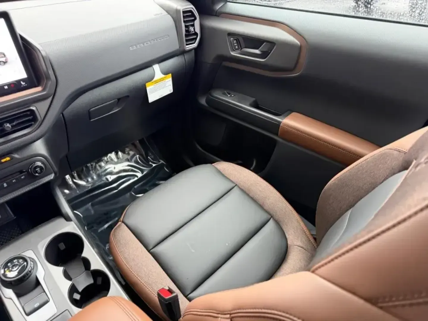 2026 /Ebony/Roast Leather Ford Bronco Sport Outer Banks (3FMCR9CN9TR) with an 1.5L EcoBoost engine, Automatic transmission, located at 141 Commercial Dr, Fredericktown, MO, 63645, (573) 783-6432, 37.570087, -90.320648 - Weekend escapes, weekday commutes, and everything in between feel easier when your SUV is ready for Missouri backroads and smooth highway miles alike. This **2026 Ford Bronco Sport Outer Banks** in **Shadow Black** is built for drivers who want everyday comfort with the confidence to chase a last-mi - Photo#16