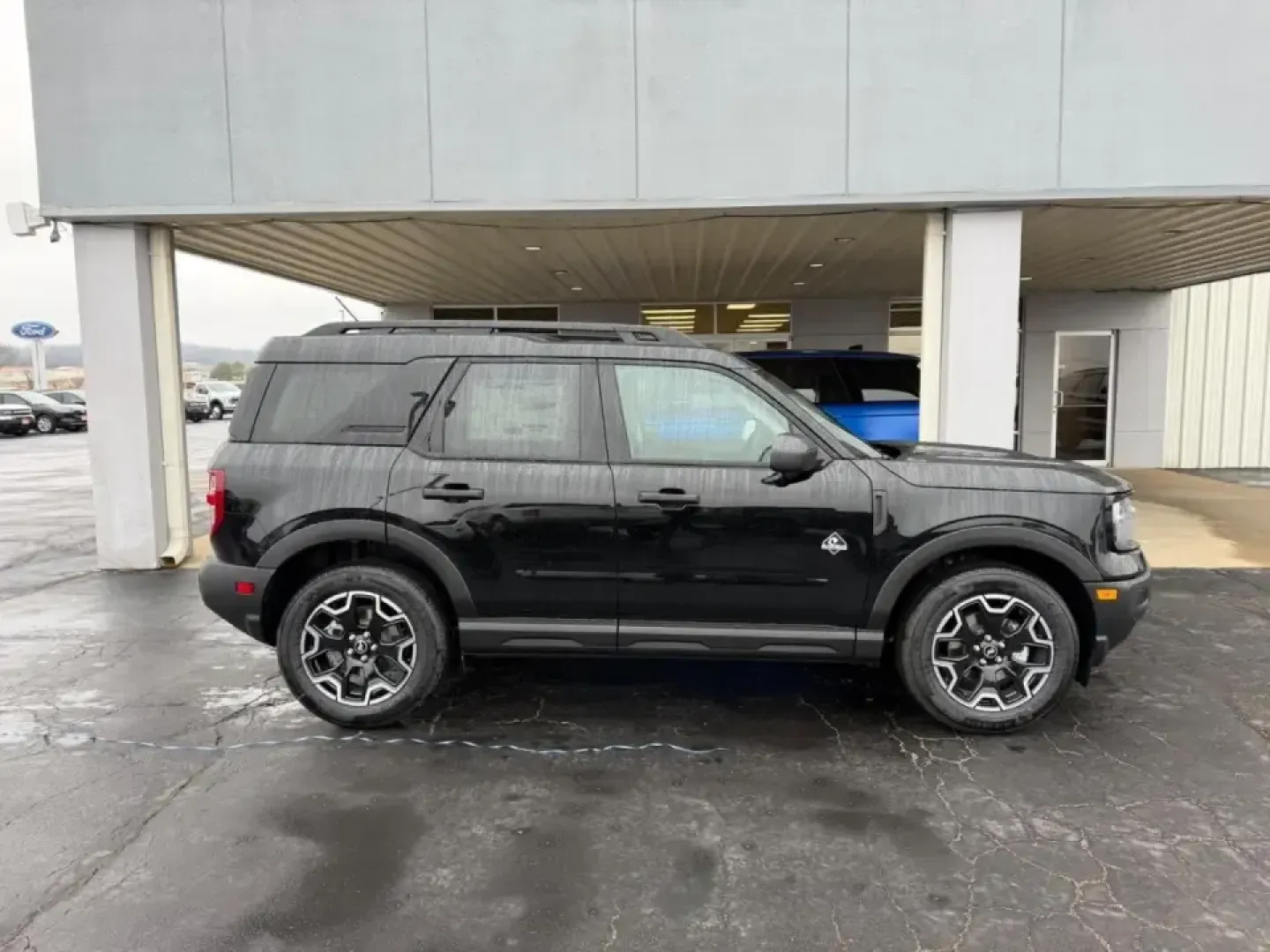 2026 /Ebony/Roast Leather Ford Bronco Sport Outer Banks (3FMCR9CN9TR) with an 1.5L EcoBoost engine, Automatic transmission, located at 141 Commercial Dr, Fredericktown, MO, 63645, (573) 783-6432, 37.570087, -90.320648 - Weekend escapes, weekday commutes, and everything in between feel easier when your SUV is ready for Missouri backroads and smooth highway miles alike. This **2026 Ford Bronco Sport Outer Banks** in **Shadow Black** is built for drivers who want everyday comfort with the confidence to chase a last-mi - Photo#1