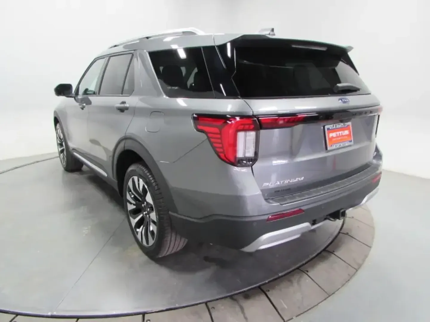 2026 /Salt Crystal/Onyx Ford Explorer Platinum (1FMUK8HH5TG) with an 2.3L EcoBoost I-4 engine, Automatic transmission, located at 12836 Highway 21, De Soto, MO, 63020, (636) 337-7777, 38.151867, -90.575615 - Pack up the crew, point the nose toward the Ozark backroads, and make every errand feel like a mini getaway-this **2026 Ford Explorer Platinum 4WD** is built for families, commuters, and weekend adventurers who want confident capability without giving up comfort. With an incredibly low **5 miles**, - Photo#4