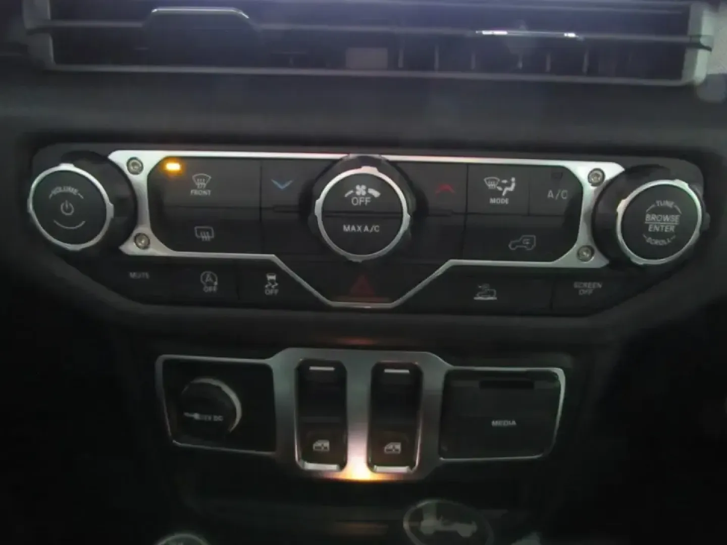 2026 /Black Jeep Wrangler Sport (1C4PJXAN7TW) with an 2.0L L4 DOHC 16V TURBO engine, 6M transmission, located at 12830 Highway 21, De Soto, MO, 63020, (636) 337-7777, 38.153099, -90.573624 - Weekend trail runs, sunny top-down drives, and confident winter commuting in Jefferson County all call for one thing: a Wrangler that's ready to do it all. This **2026 Jeep Wrangler Sport** in standout **Anvil** is the kind of SUV that fits real life in and around **De Soto, Missouri**-whether you'r - Photo#15