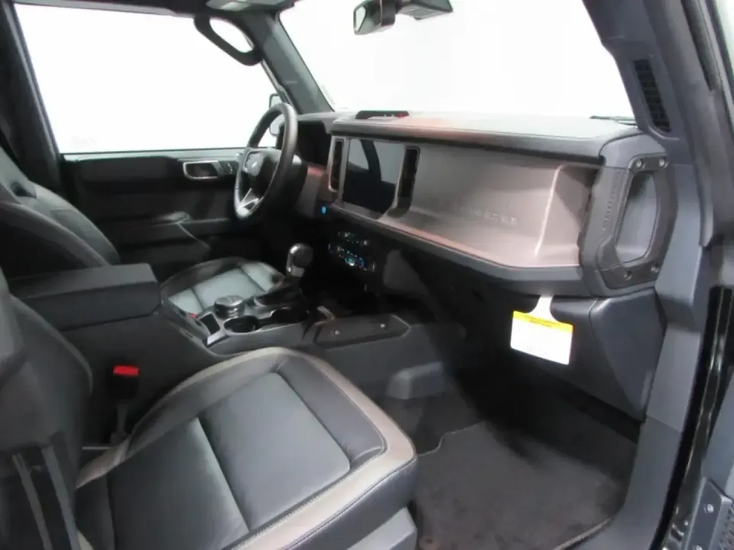 2026 /Black Ford Bronco Outer Banks (1FMEE8BP2TL) with an 2.7L V6 engine, Automatic transmission, located at 12836 Highway 21, De Soto, MO, 63020, (636) 337-7777, 38.151867, -90.575615 - Picture a Saturday that starts with coffee in De Soto and ends with sunset views after a backroad drive through Jefferson County-this 2026 Ford Bronco Outer Banks is built for that kind of life. With legendary 4x4 capability and everyday comfort, it's ideal for weekend adventures, road-trip routes, - Photo#16