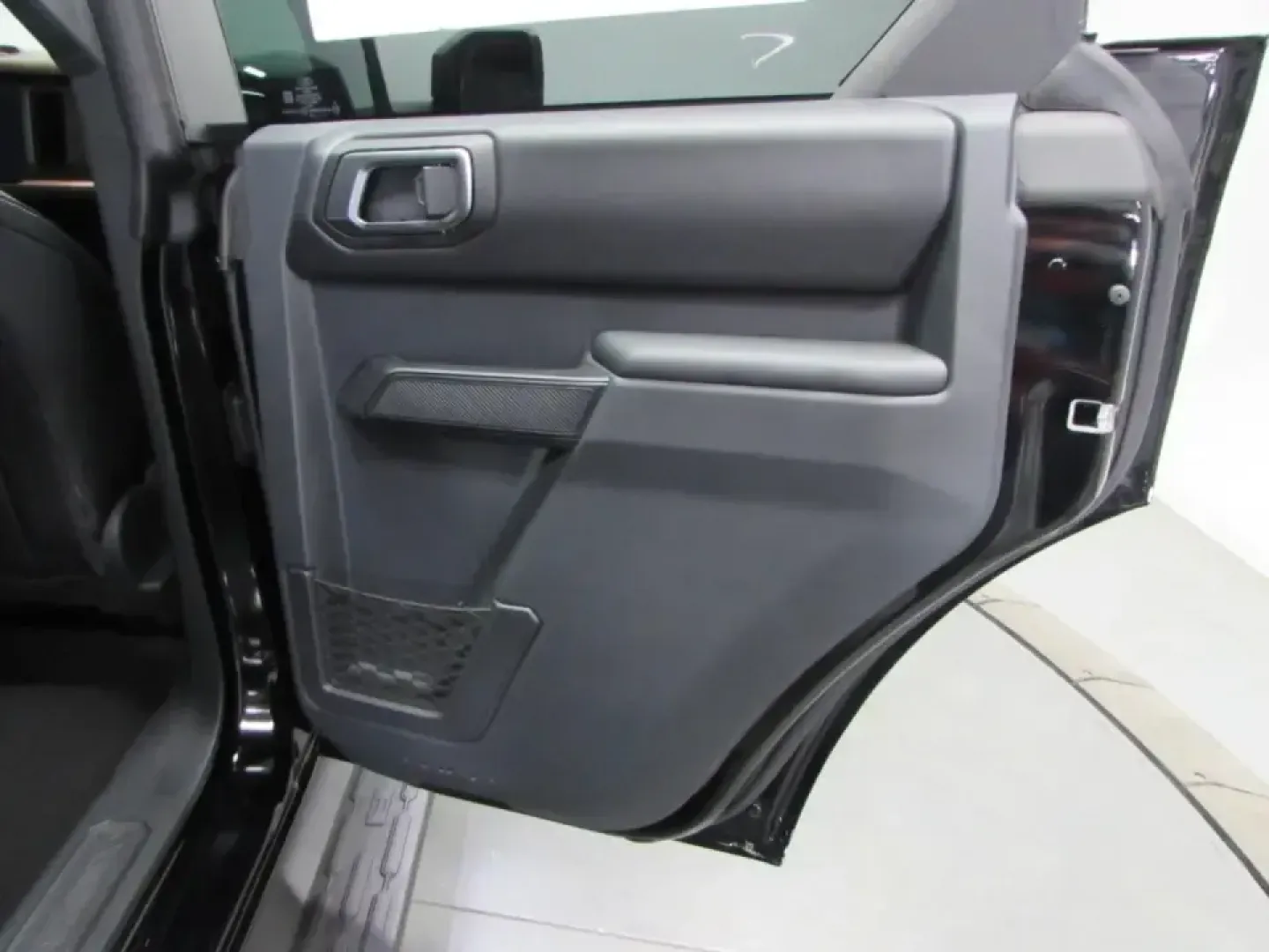 2026 /Black Ford Bronco Outer Banks (1FMEE8BP2TL) with an 2.7L V6 engine, Automatic transmission, located at 12836 Highway 21, De Soto, MO, 63020, (636) 337-7777, 38.151867, -90.575615 - Picture a Saturday that starts with coffee in De Soto and ends with sunset views after a backroad drive through Jefferson County-this 2026 Ford Bronco Outer Banks is built for that kind of life. With legendary 4x4 capability and everyday comfort, it's ideal for weekend adventures, road-trip routes, - Photo#17