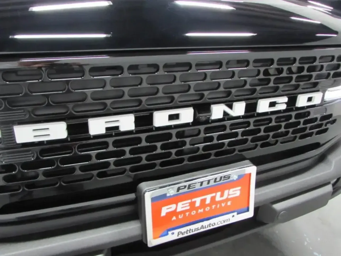 2026 /Black Ford Bronco Outer Banks (1FMEE8BP2TL) with an 2.7L V6 engine, Automatic transmission, located at 12836 Highway 21, De Soto, MO, 63020, (636) 337-7777, 38.151867, -90.575615 - Picture a Saturday that starts with coffee in De Soto and ends with sunset views after a backroad drive through Jefferson County-this 2026 Ford Bronco Outer Banks is built for that kind of life. With legendary 4x4 capability and everyday comfort, it's ideal for weekend adventures, road-trip routes, - Photo#31