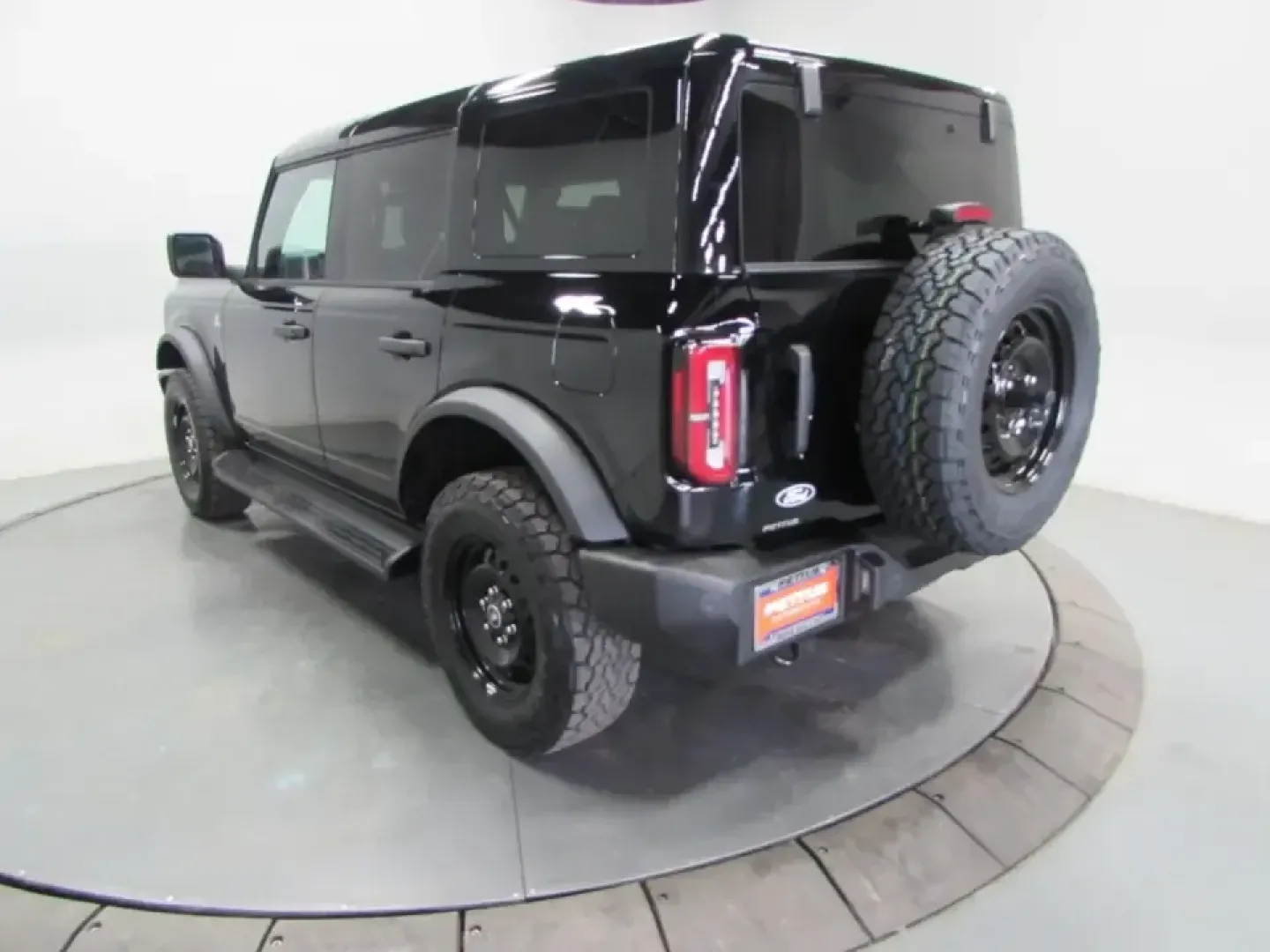 2026 /Black Ford Bronco Outer Banks (1FMEE8BP2TL) with an 2.7L V6 engine, Automatic transmission, located at 12836 Highway 21, De Soto, MO, 63020, (636) 337-7777, 38.151867, -90.575615 - Picture a Saturday that starts with coffee in De Soto and ends with sunset views after a backroad drive through Jefferson County-this 2026 Ford Bronco Outer Banks is built for that kind of life. With legendary 4x4 capability and everyday comfort, it's ideal for weekend adventures, road-trip routes, - Photo#4