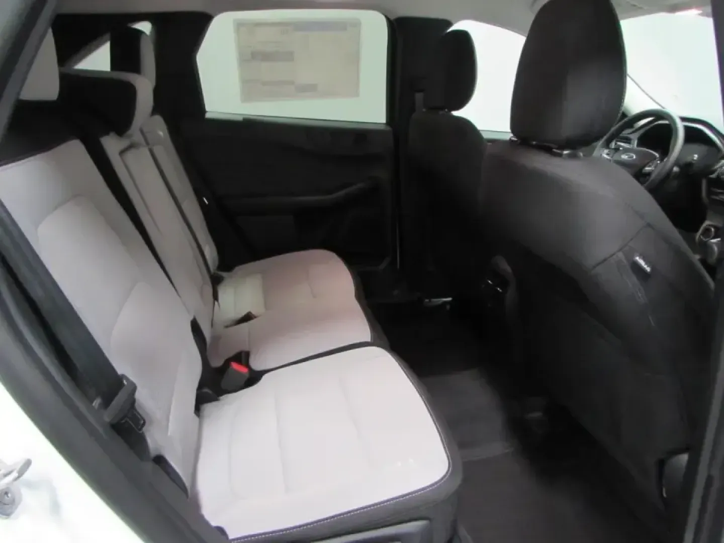 2026 /Gray Ford Escape Active (1FMCU0GN4TU) with an 1.5L engine, 8A transmission, located at 12836 Highway 21, De Soto, MO, 63020, (636) 337-7777, 38.151867, -90.575615 - Whether you're a daily commuter running up and down MO-21, a growing family shuttling between school, practice, and errands, or a weekend explorer heading toward the Mark Twain National Forest, this **2026 Ford Escape Active** is built to keep life moving-comfortably, efficiently, and with the confi - Photo#18