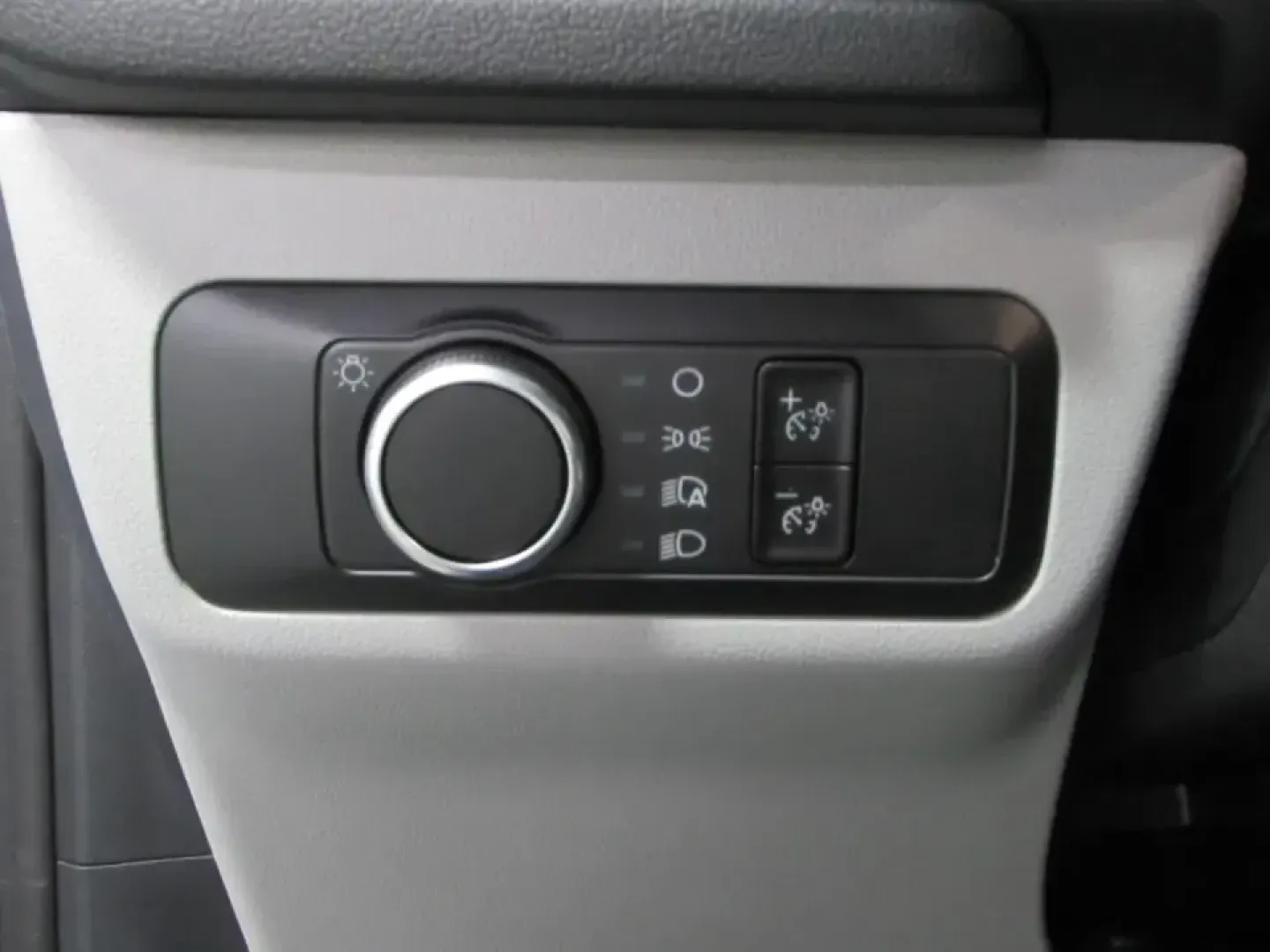 2026 /Gray Ford Escape Active (1FMCU0GN4TU) with an 1.5L engine, 8A transmission, located at 12836 Highway 21, De Soto, MO, 63020, (636) 337-7777, 38.151867, -90.575615 - Whether you're a daily commuter running up and down MO-21, a growing family shuttling between school, practice, and errands, or a weekend explorer heading toward the Mark Twain National Forest, this **2026 Ford Escape Active** is built to keep life moving-comfortably, efficiently, and with the confi - Photo#20