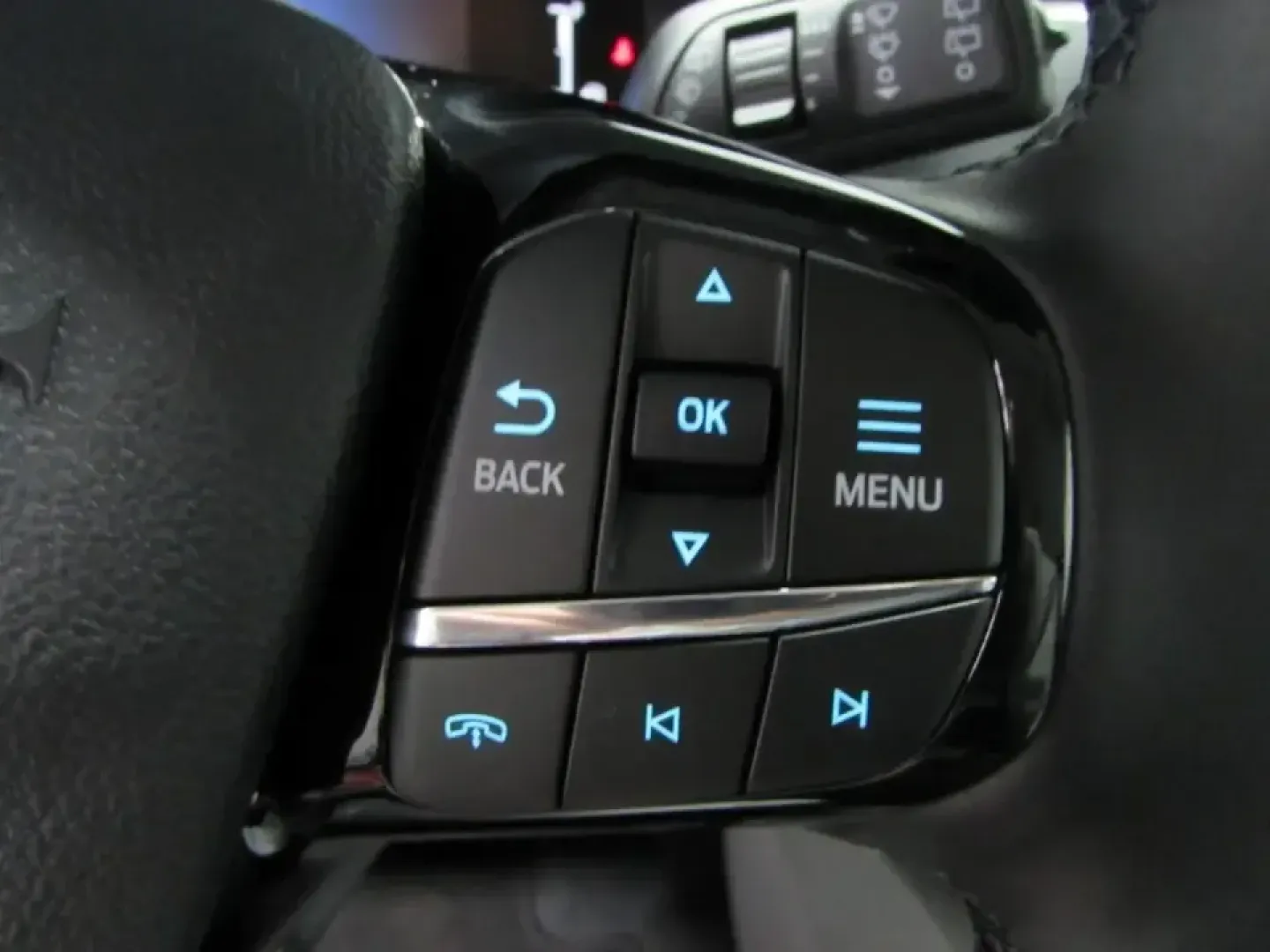 2026 /Gray Ford Escape Active (1FMCU0GN4TU) with an 1.5L engine, 8A transmission, located at 12836 Highway 21, De Soto, MO, 63020, (636) 337-7777, 38.151867, -90.575615 - Whether you're a daily commuter running up and down MO-21, a growing family shuttling between school, practice, and errands, or a weekend explorer heading toward the Mark Twain National Forest, this **2026 Ford Escape Active** is built to keep life moving-comfortably, efficiently, and with the confi - Photo#23