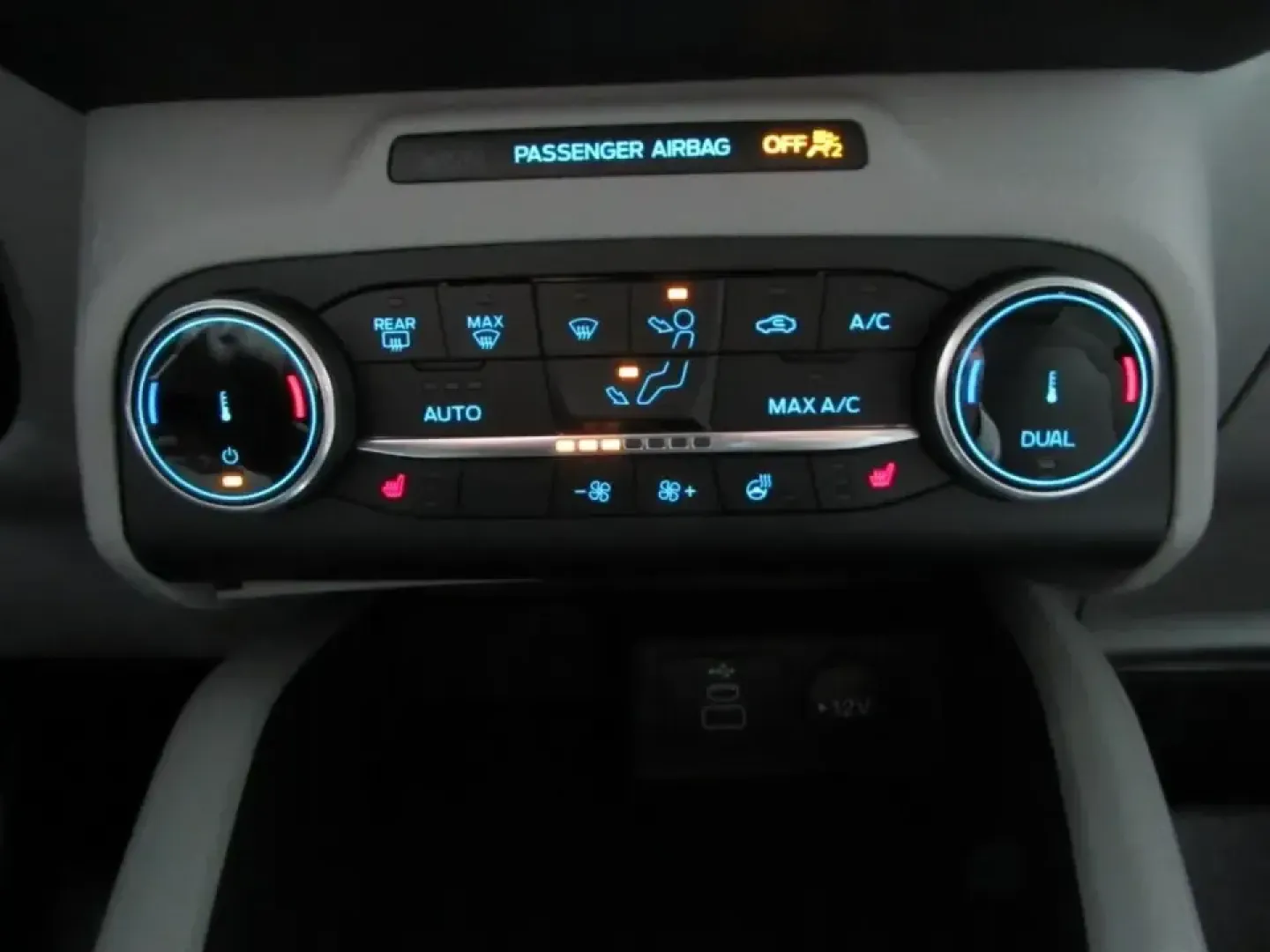 2026 /Gray Ford Escape Active (1FMCU0GN4TU) with an 1.5L engine, 8A transmission, located at 12836 Highway 21, De Soto, MO, 63020, (636) 337-7777, 38.151867, -90.575615 - Whether you're a daily commuter running up and down MO-21, a growing family shuttling between school, practice, and errands, or a weekend explorer heading toward the Mark Twain National Forest, this **2026 Ford Escape Active** is built to keep life moving-comfortably, efficiently, and with the confi - Photo#28