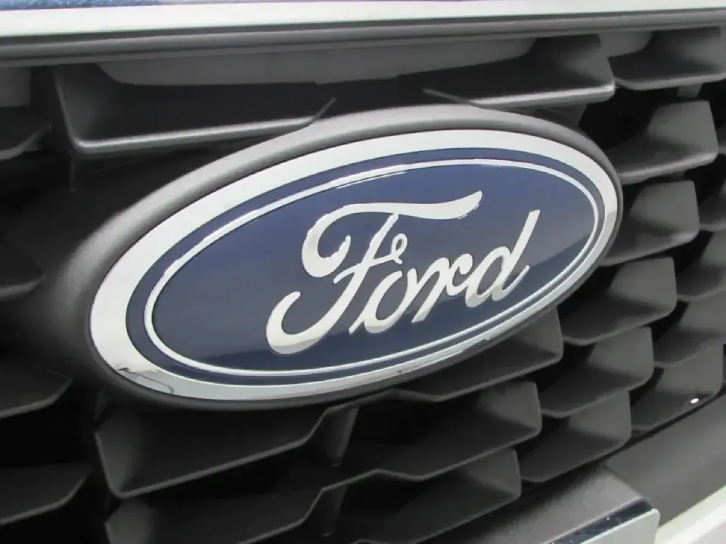 2026 /Gray Ford Escape Active (1FMCU0GN4TU) with an 1.5L engine, 8A transmission, located at 12836 Highway 21, De Soto, MO, 63020, (636) 337-7777, 38.151867, -90.575615 - Whether you're a daily commuter running up and down MO-21, a growing family shuttling between school, practice, and errands, or a weekend explorer heading toward the Mark Twain National Forest, this **2026 Ford Escape Active** is built to keep life moving-comfortably, efficiently, and with the confi - Photo#30