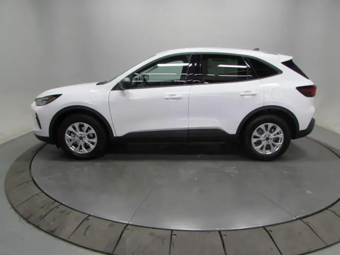 2026 /Gray Ford Escape Active (1FMCU0GN4TU) with an 1.5L engine, 8A transmission, located at 12836 Highway 21, De Soto, MO, 63020, (636) 337-7777, 38.151867, -90.575615 - Whether you're a daily commuter running up and down MO-21, a growing family shuttling between school, practice, and errands, or a weekend explorer heading toward the Mark Twain National Forest, this **2026 Ford Escape Active** is built to keep life moving-comfortably, efficiently, and with the confi - Photo#3