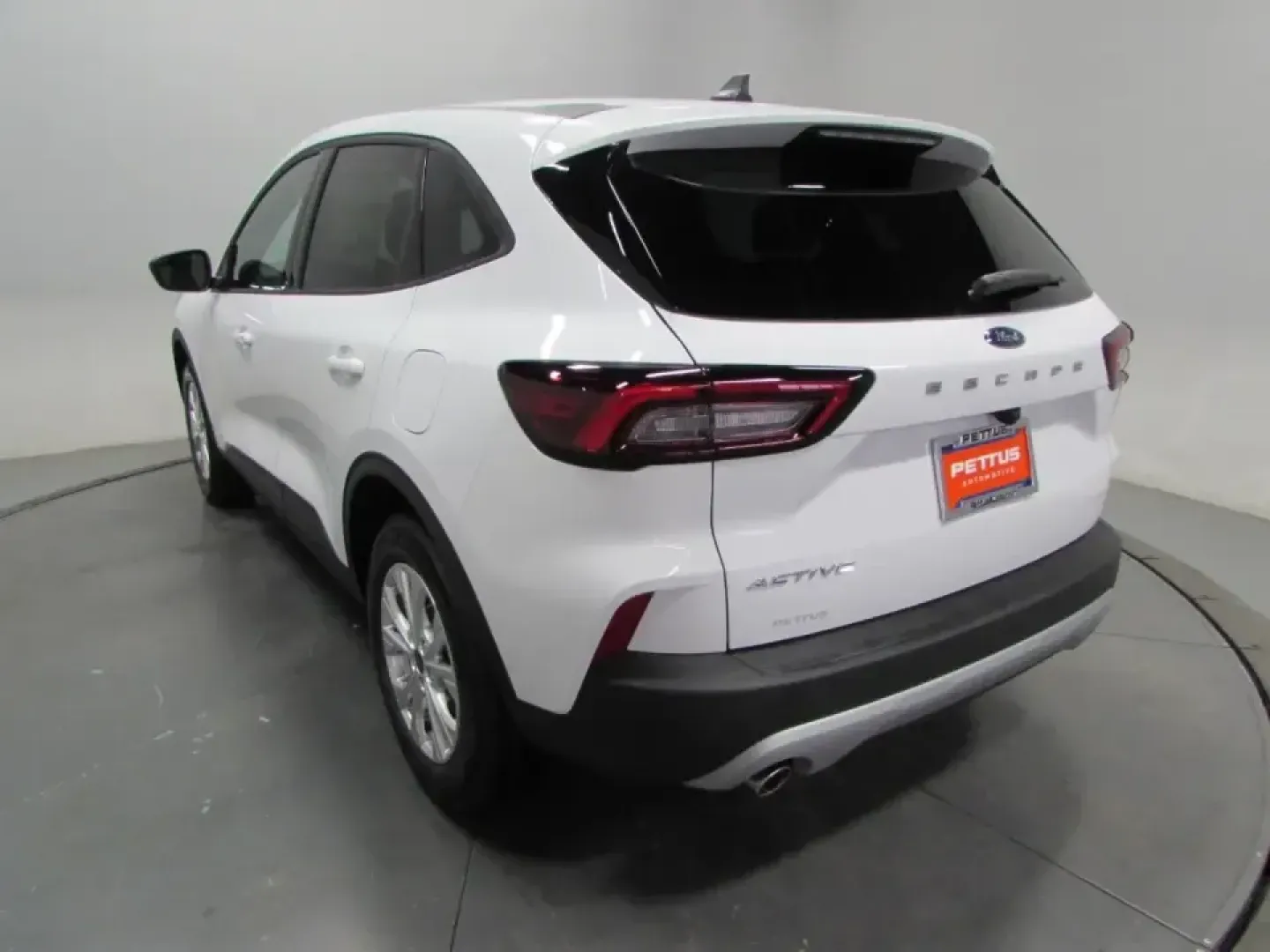 2026 /Gray Ford Escape Active (1FMCU0GN4TU) with an 1.5L engine, 8A transmission, located at 12836 Highway 21, De Soto, MO, 63020, (636) 337-7777, 38.151867, -90.575615 - Whether you're a daily commuter running up and down MO-21, a growing family shuttling between school, practice, and errands, or a weekend explorer heading toward the Mark Twain National Forest, this **2026 Ford Escape Active** is built to keep life moving-comfortably, efficiently, and with the confi - Photo#4