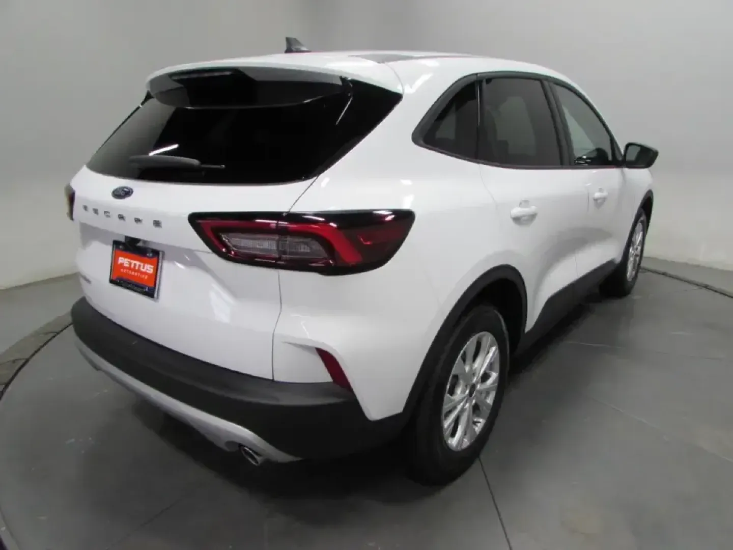 2026 /Gray Ford Escape Active (1FMCU0GN4TU) with an 1.5L engine, 8A transmission, located at 12836 Highway 21, De Soto, MO, 63020, (636) 337-7777, 38.151867, -90.575615 - Whether you're a daily commuter running up and down MO-21, a growing family shuttling between school, practice, and errands, or a weekend explorer heading toward the Mark Twain National Forest, this **2026 Ford Escape Active** is built to keep life moving-comfortably, efficiently, and with the confi - Photo#6