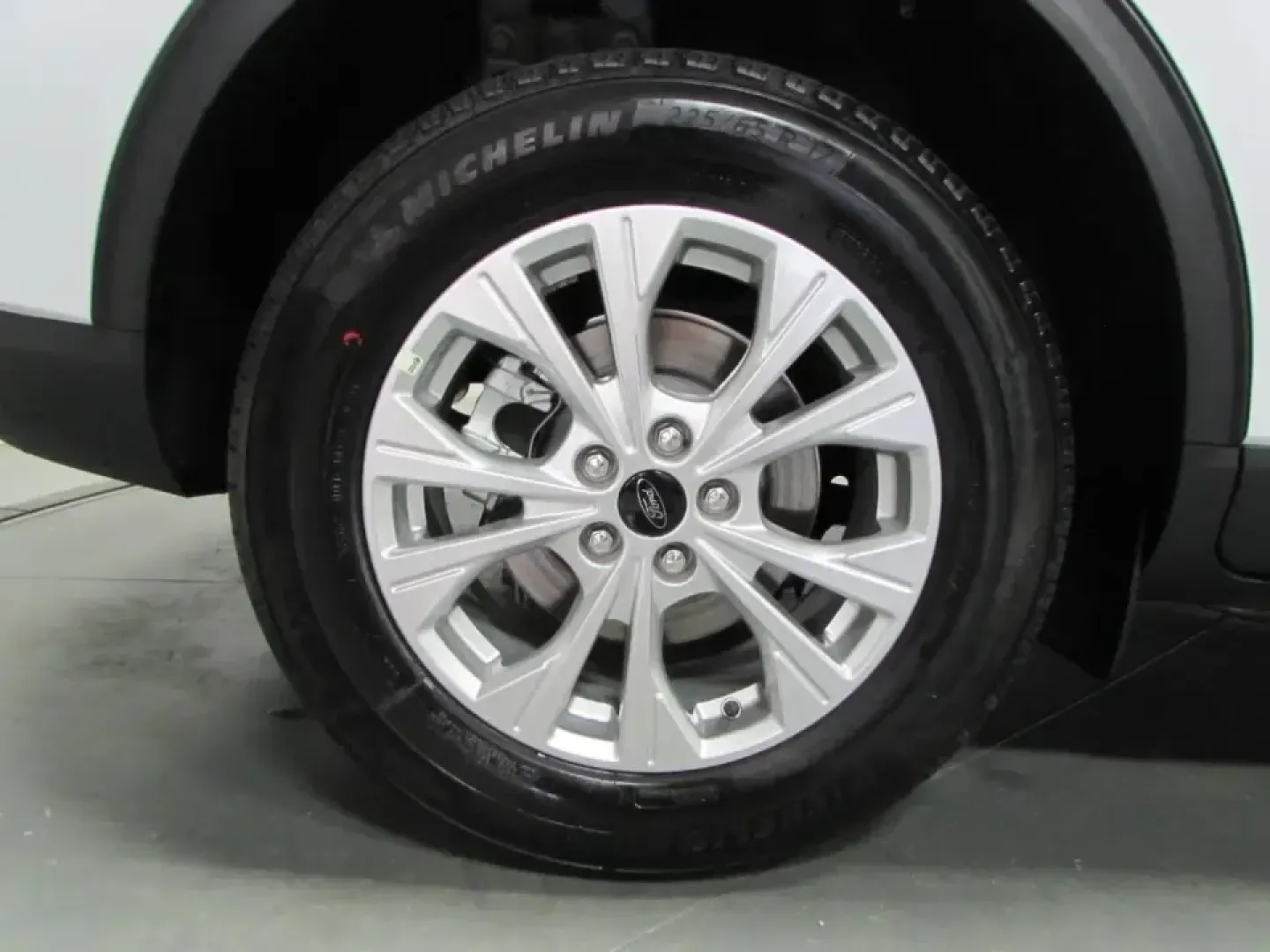2026 /Gray Ford Escape Active (1FMCU0GN4TU) with an 1.5L engine, 8A transmission, located at 12836 Highway 21, De Soto, MO, 63020, (636) 337-7777, 38.151867, -90.575615 - Whether you're a daily commuter running up and down MO-21, a growing family shuttling between school, practice, and errands, or a weekend explorer heading toward the Mark Twain National Forest, this **2026 Ford Escape Active** is built to keep life moving-comfortably, efficiently, and with the confi - Photo#8