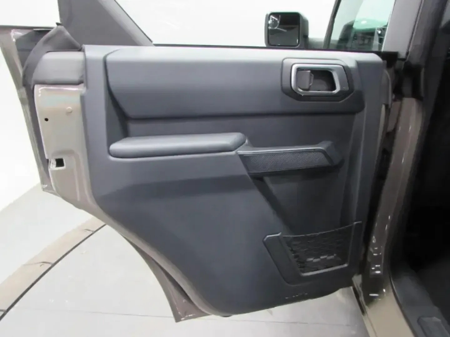 2026 /Dark Gray W/Black Onyx Ford Bronco Base (1FMDE6BH7TL) with an 2.3L EcoBoost I-4 engine, located at 12836 Highway 21, De Soto, MO, 63020, (636) 337-7777, 38.151867, -90.575615 - Weekend adventures start the moment you turn the key-and the 2026 Ford Bronco Base is built for the kind of Missouri living that mixes weekday practicality with dirt-road spontaneity. Whether you're heading out before sunrise for a hike, hauling gear for a day at the lake, or just want a bold daily - Photo#13