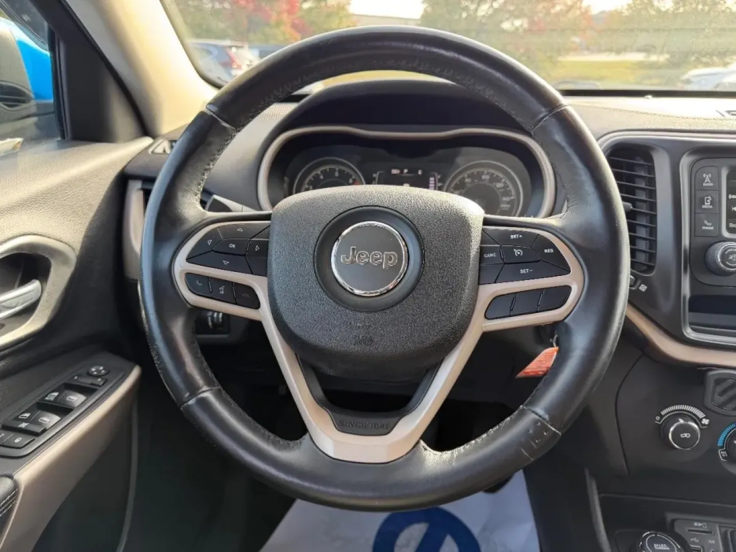 2018 /Black Cloth Jeep Cherokee Latitude (1C4PJMCB6JD) with an 2.4L engine, Automatic transmission, located at 970 Woodlawn Dr., Farmington, MO, 63640, (573) 431-7800, 37.825642, -90.468674 - Experience adventure without the sacrifice of comfort in this rugged yet refined 2018 Jeep Cherokee, now available at Pettus CDJR Farmington. Located in the heart of Farmington, MO, at 970 Woodlawn Drive, we pride ourselves on offering quality used vehicles that cater to a variety of lifestyles. Whe - Photo#10