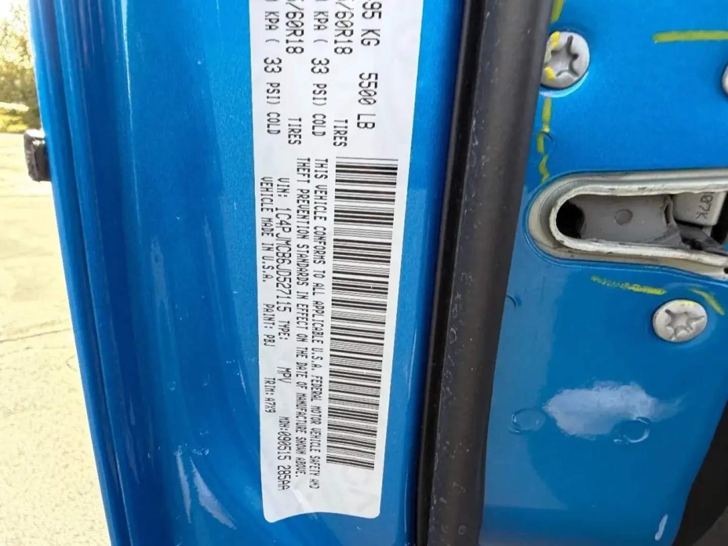 2018 /Black Cloth Jeep Cherokee Latitude (1C4PJMCB6JD) with an 2.4L engine, Automatic transmission, located at 970 Woodlawn Dr., Farmington, MO, 63640, (573) 431-7800, 37.825642, -90.468674 - Experience adventure without the sacrifice of comfort in this rugged yet refined 2018 Jeep Cherokee, now available at Pettus CDJR Farmington. Located in the heart of Farmington, MO, at 970 Woodlawn Drive, we pride ourselves on offering quality used vehicles that cater to a variety of lifestyles. Whe - Photo#21