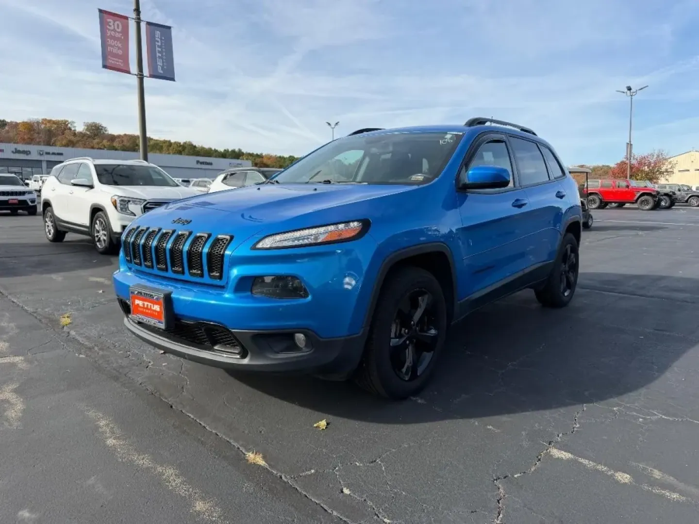 2018 /Black Cloth Jeep Cherokee Latitude (1C4PJMCB6JD) with an 2.4L engine, Automatic transmission, located at 970 Woodlawn Dr., Farmington, MO, 63640, (573) 431-7800, 37.825642, -90.468674 - Experience adventure without the sacrifice of comfort in this rugged yet refined 2018 Jeep Cherokee, now available at Pettus CDJR Farmington. Located in the heart of Farmington, MO, at 970 Woodlawn Drive, we pride ourselves on offering quality used vehicles that cater to a variety of lifestyles. Whe - Photo#6