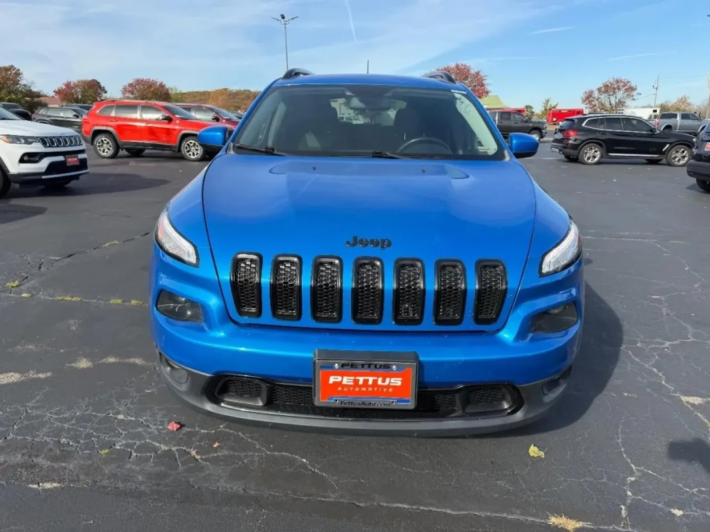 2018 /Black Cloth Jeep Cherokee Latitude (1C4PJMCB6JD) with an 2.4L engine, Automatic transmission, located at 970 Woodlawn Dr., Farmington, MO, 63640, (573) 431-7800, 37.825642, -90.468674 - Experience adventure without the sacrifice of comfort in this rugged yet refined 2018 Jeep Cherokee, now available at Pettus CDJR Farmington. Located in the heart of Farmington, MO, at 970 Woodlawn Drive, we pride ourselves on offering quality used vehicles that cater to a variety of lifestyles. Whe - Photo#7