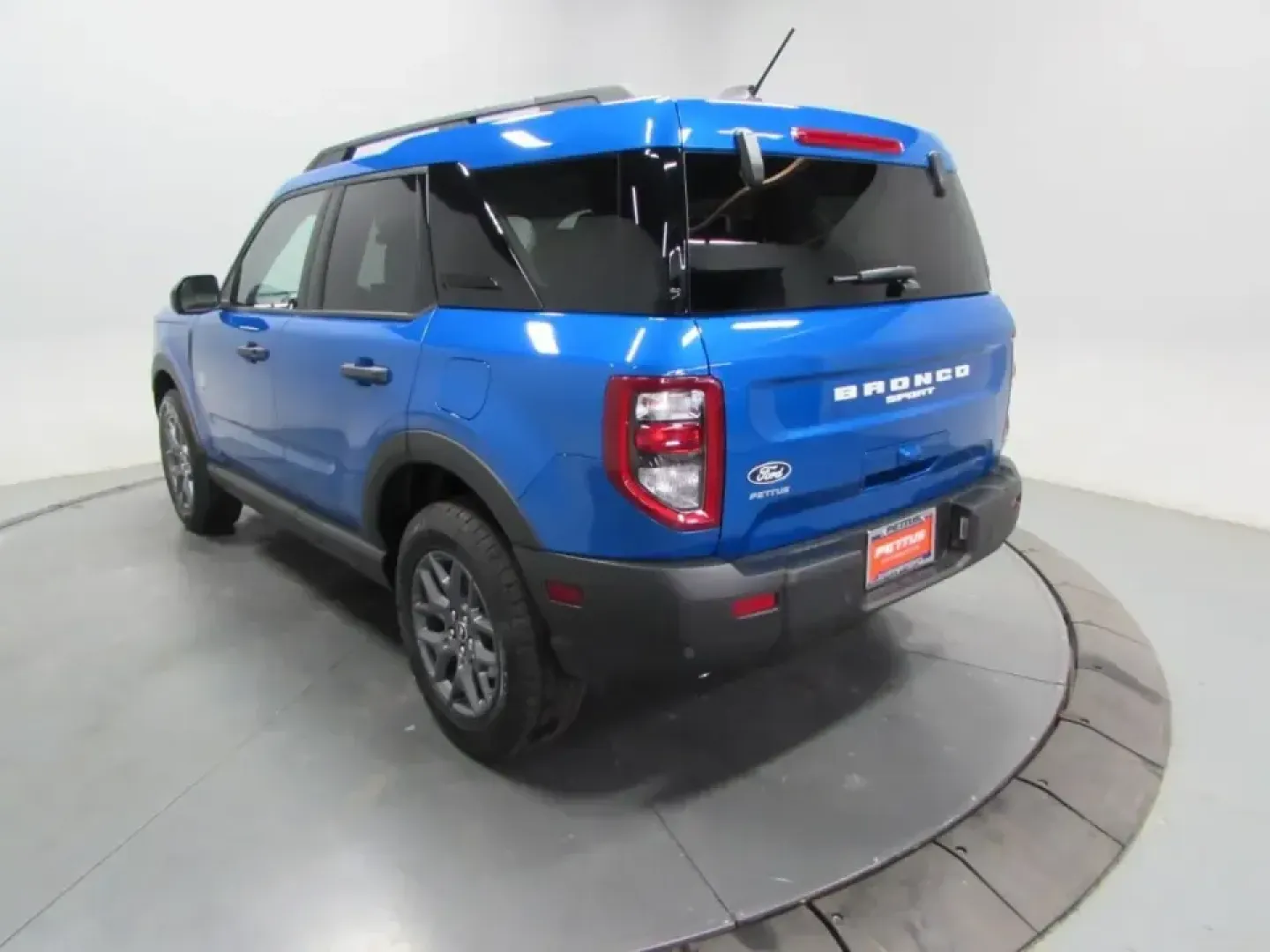 2026 /Medium Lt Smoked Truffle Ford Bronco Sport Big Bend (3FMCR9BN1TR) with an 1.5L EcoBoost engine, Automatic transmission, located at 12836 Highway 21, De Soto, MO, 63020, (636) 337-7777, 38.151867, -90.575615 - Weekday commuter, weekend explorer, and family errand-runner all in one-this 2026 Ford Bronco Sport Big Bend is built for the De Soto lifestyle, where you might cruise Missouri Hwy 21 to work on Friday and point the nose toward a campsite or trailhead on Saturday. With just 11 miles, it offers that - Photo#4