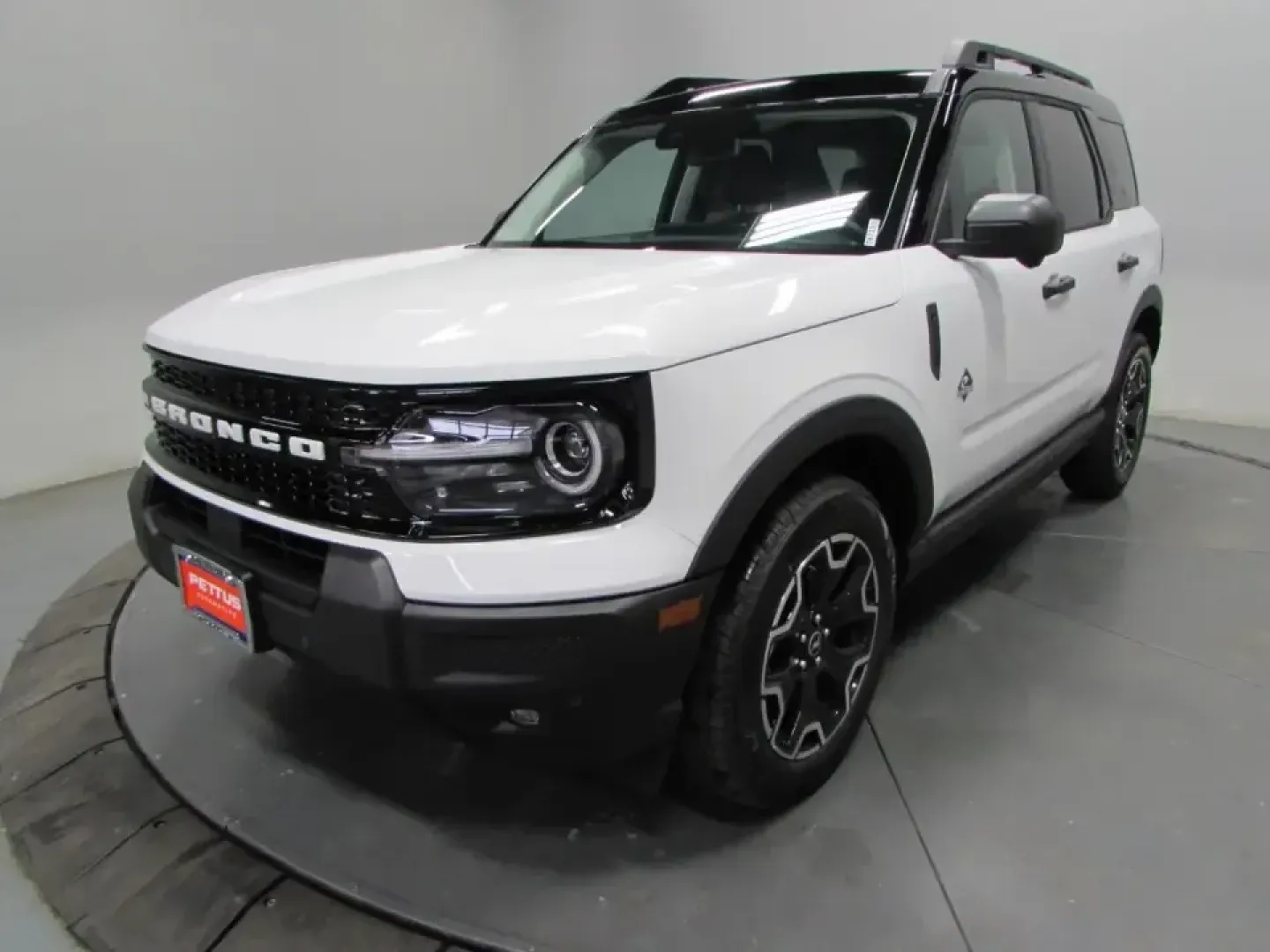 2026 /Ebony/Roast Ford Bronco Sport Outer Banks (3FMCR9CN2TR) with an 1.5L EcoBoost engine, Automatic transmission, located at 12836 Highway 21, De Soto, MO, 63020, (636) 337-7777, 38.151867, -90.575615 - Weekdays in the commuter lane, weekends on gravel backroads to Washington State Park-this like-new 2026 Ford Bronco Sport Outer Banks is built for De Soto, MO drivers who want one SUV that can handle everyday errands and spontaneous getaways without feeling bulky or thirsty at the pump. With just ** - Photo#2
