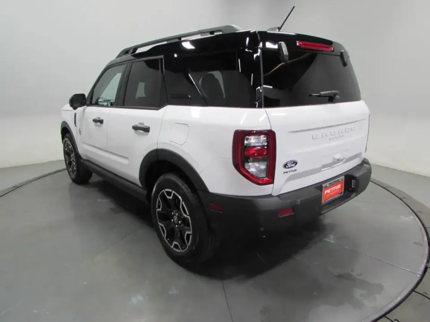 2026 /Ebony/Roast Ford Bronco Sport Outer Banks (3FMCR9CN2TR) with an 1.5L EcoBoost engine, Automatic transmission, located at 12836 Highway 21, De Soto, MO, 63020, (636) 337-7777, 38.151867, -90.575615 - Weekdays in the commuter lane, weekends on gravel backroads to Washington State Park-this like-new 2026 Ford Bronco Sport Outer Banks is built for De Soto, MO drivers who want one SUV that can handle everyday errands and spontaneous getaways without feeling bulky or thirsty at the pump. With just ** - Photo#4