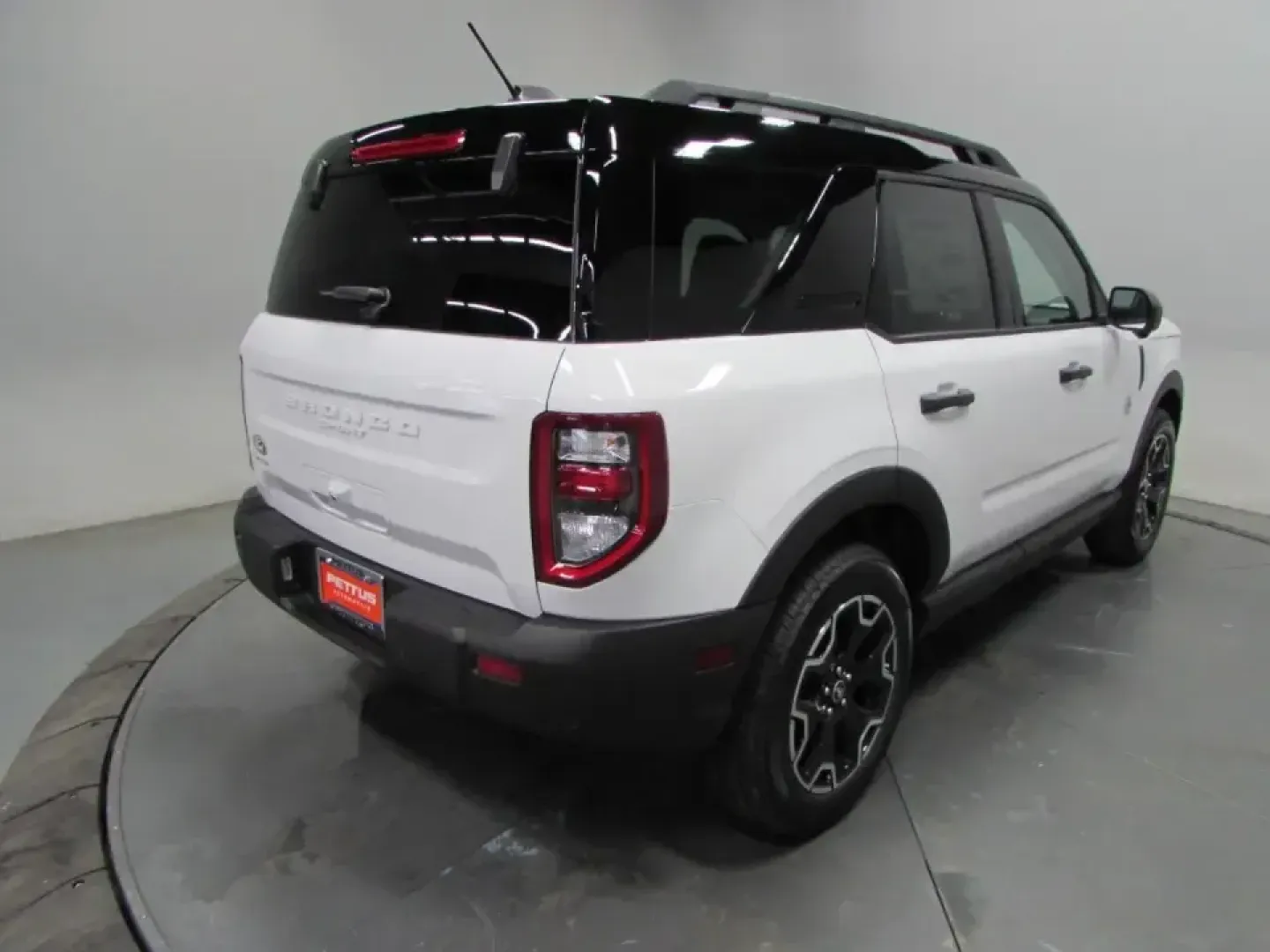 2026 /Ebony/Roast Ford Bronco Sport Outer Banks (3FMCR9CN2TR) with an 1.5L EcoBoost engine, Automatic transmission, located at 12836 Highway 21, De Soto, MO, 63020, (636) 337-7777, 38.151867, -90.575615 - Weekdays in the commuter lane, weekends on gravel backroads to Washington State Park-this like-new 2026 Ford Bronco Sport Outer Banks is built for De Soto, MO drivers who want one SUV that can handle everyday errands and spontaneous getaways without feeling bulky or thirsty at the pump. With just ** - Photo#6