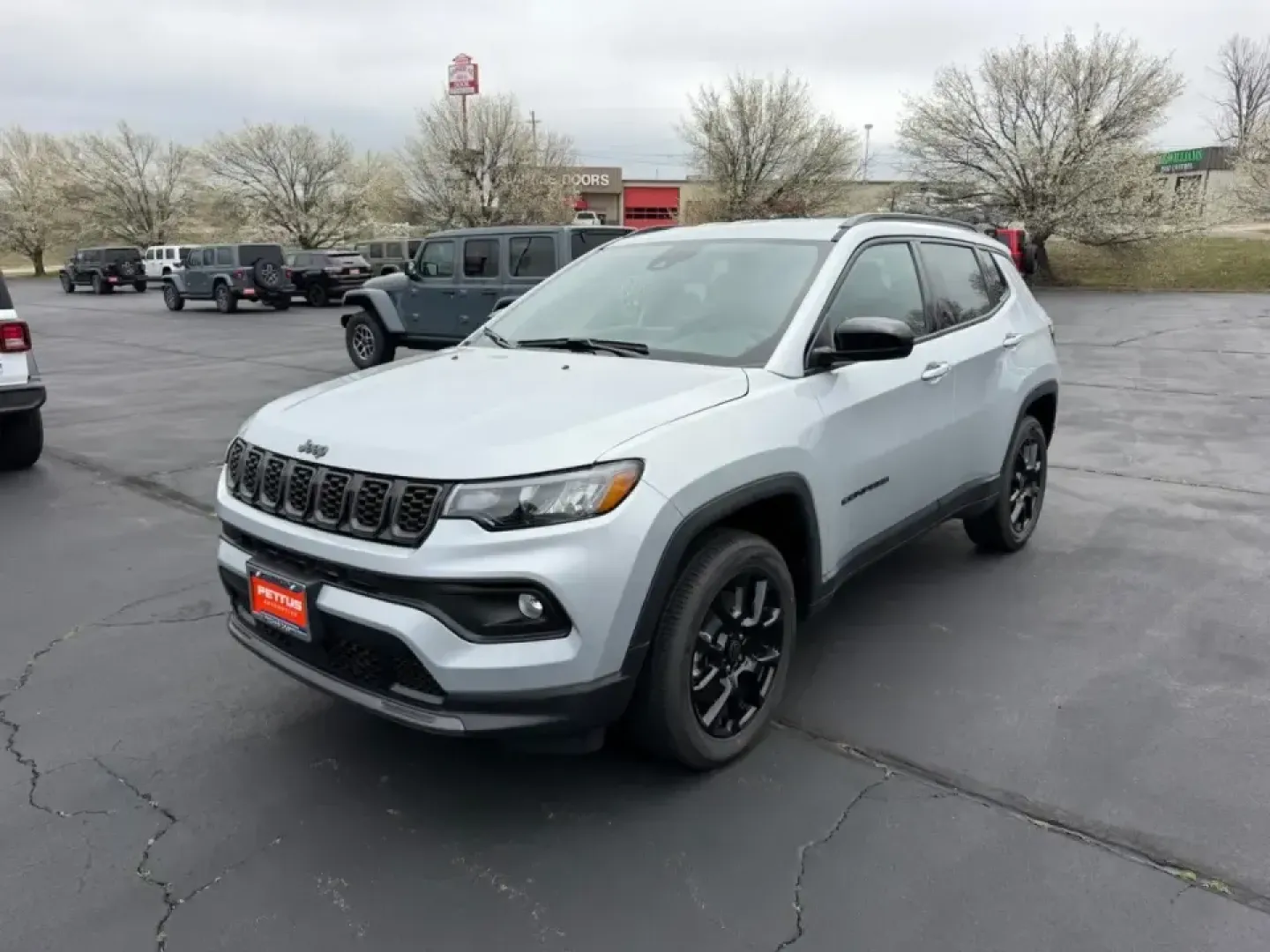 2026 /Black Leather Trimmed Jeep Compass Latitude (3C4NJDBN1TT) with an 2.0L engine, located at 970 Woodlawn Dr., Farmington, MO, 63640, (573) 431-7800, 37.825642, -90.468674 - Weekday commute, school drop-offs, and spontaneous weekend escapes all get easier when your SUV is efficient, confident in bad weather, and comfortable enough for long miles. This **2026 Jeep Compass Latitude 4x4** is built for that real-life rhythm-whether you're merging onto US-67 for work, loadin - Photo#6