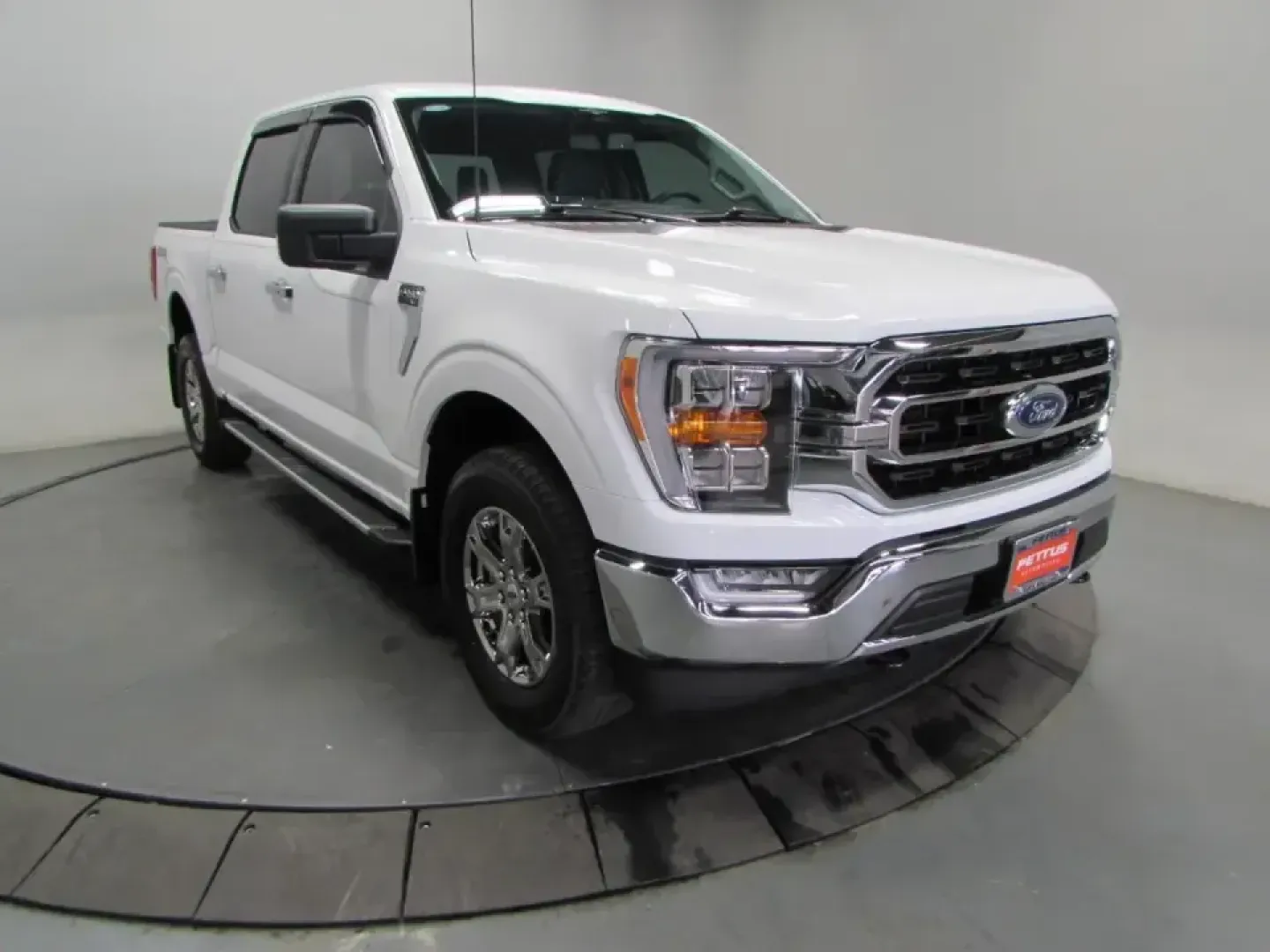 2023 /Black W/Medium Dark Slate Ford F-150 XLT (1FTFW1E8XPK) with an 3.5L V6 DOHC 24V engine, 6A transmission, located at 12830 Highway 21, De Soto, MO, 63020, (636) 337-7777, 38.153099, -90.573624 - Whether you're hauling supplies to a job site off Highway 21, towing the boat for a weekend at Washington State Park, or loading up the family for a long road trip out of De Soto, this **2023 Ford F-150 XL SuperCrew 6.5-ft. Bed 4WD** is built for real life in Missouri. It's the kind of truck that fi - Photo#0