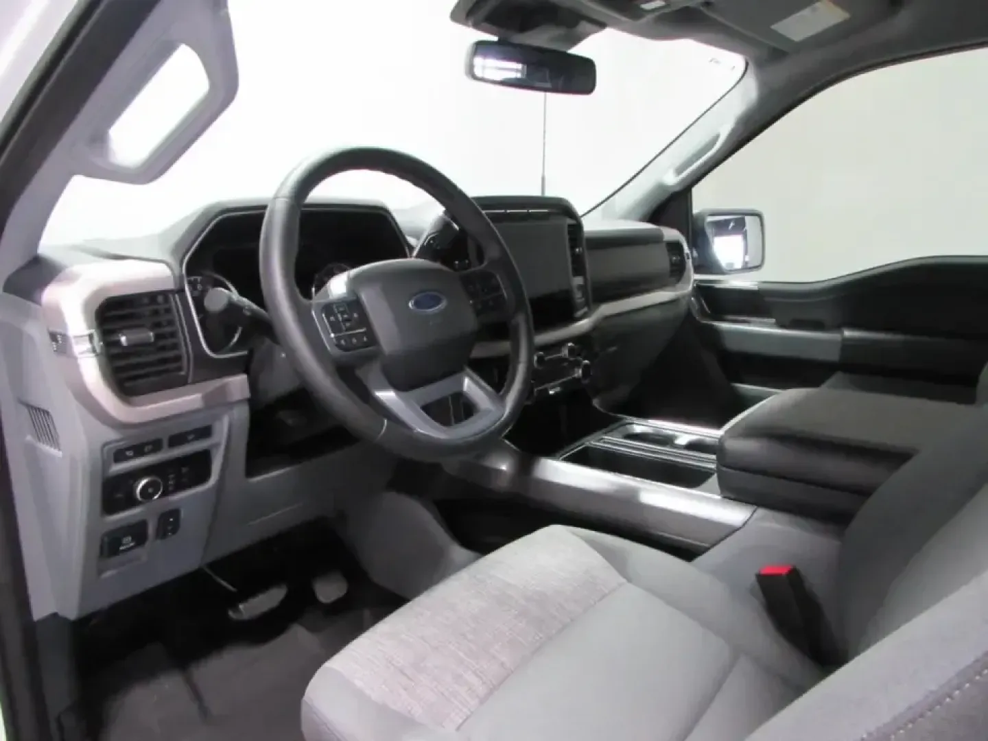 2023 /Black W/Medium Dark Slate Ford F-150 XLT (1FTFW1E8XPK) with an 3.5L V6 DOHC 24V engine, 6A transmission, located at 12830 Highway 21, De Soto, MO, 63020, (636) 337-7777, 38.153099, -90.573624 - Whether you're hauling supplies to a job site off Highway 21, towing the boat for a weekend at Washington State Park, or loading up the family for a long road trip out of De Soto, this **2023 Ford F-150 XL SuperCrew 6.5-ft. Bed 4WD** is built for real life in Missouri. It's the kind of truck that fi - Photo#12