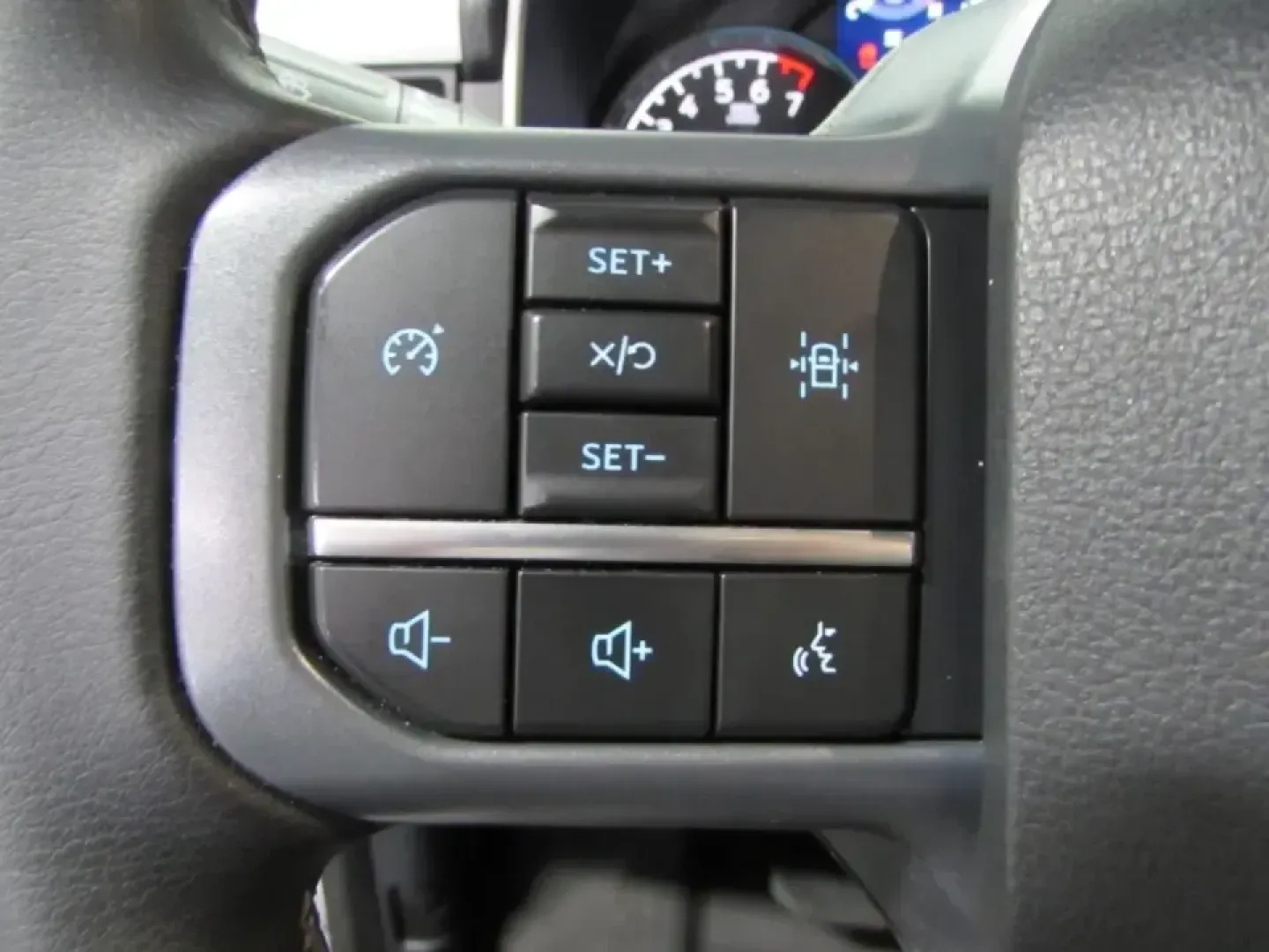2023 /Black W/Medium Dark Slate Ford F-150 XLT (1FTFW1E8XPK) with an 3.5L V6 DOHC 24V engine, 6A transmission, located at 12830 Highway 21, De Soto, MO, 63020, (636) 337-7777, 38.153099, -90.573624 - Whether you're hauling supplies to a job site off Highway 21, towing the boat for a weekend at Washington State Park, or loading up the family for a long road trip out of De Soto, this **2023 Ford F-150 XL SuperCrew 6.5-ft. Bed 4WD** is built for real life in Missouri. It's the kind of truck that fi - Photo#23