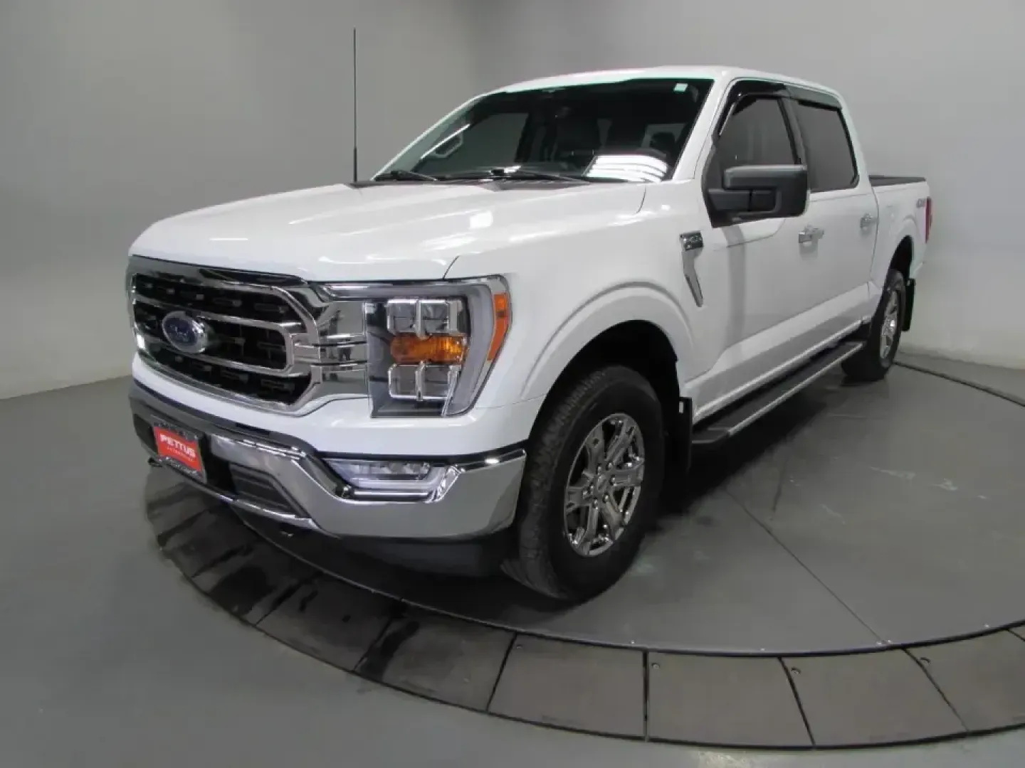 2023 /Black W/Medium Dark Slate Ford F-150 XLT (1FTFW1E8XPK) with an 3.5L V6 DOHC 24V engine, 6A transmission, located at 12830 Highway 21, De Soto, MO, 63020, (636) 337-7777, 38.153099, -90.573624 - Whether you're hauling supplies to a job site off Highway 21, towing the boat for a weekend at Washington State Park, or loading up the family for a long road trip out of De Soto, this **2023 Ford F-150 XL SuperCrew 6.5-ft. Bed 4WD** is built for real life in Missouri. It's the kind of truck that fi - Photo#2