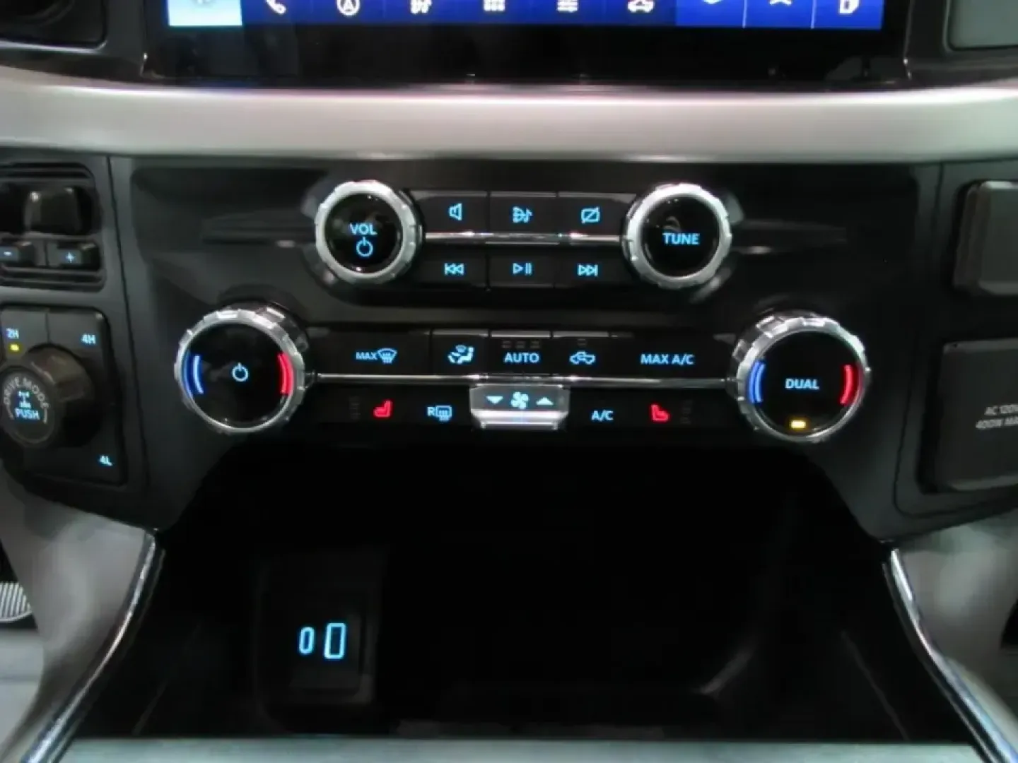 2023 /Black W/Medium Dark Slate Ford F-150 XLT (1FTFW1E8XPK) with an 3.5L V6 DOHC 24V engine, 6A transmission, located at 12830 Highway 21, De Soto, MO, 63020, (636) 337-7777, 38.153099, -90.573624 - Whether you're hauling supplies to a job site off Highway 21, towing the boat for a weekend at Washington State Park, or loading up the family for a long road trip out of De Soto, this **2023 Ford F-150 XL SuperCrew 6.5-ft. Bed 4WD** is built for real life in Missouri. It's the kind of truck that fi - Photo#29