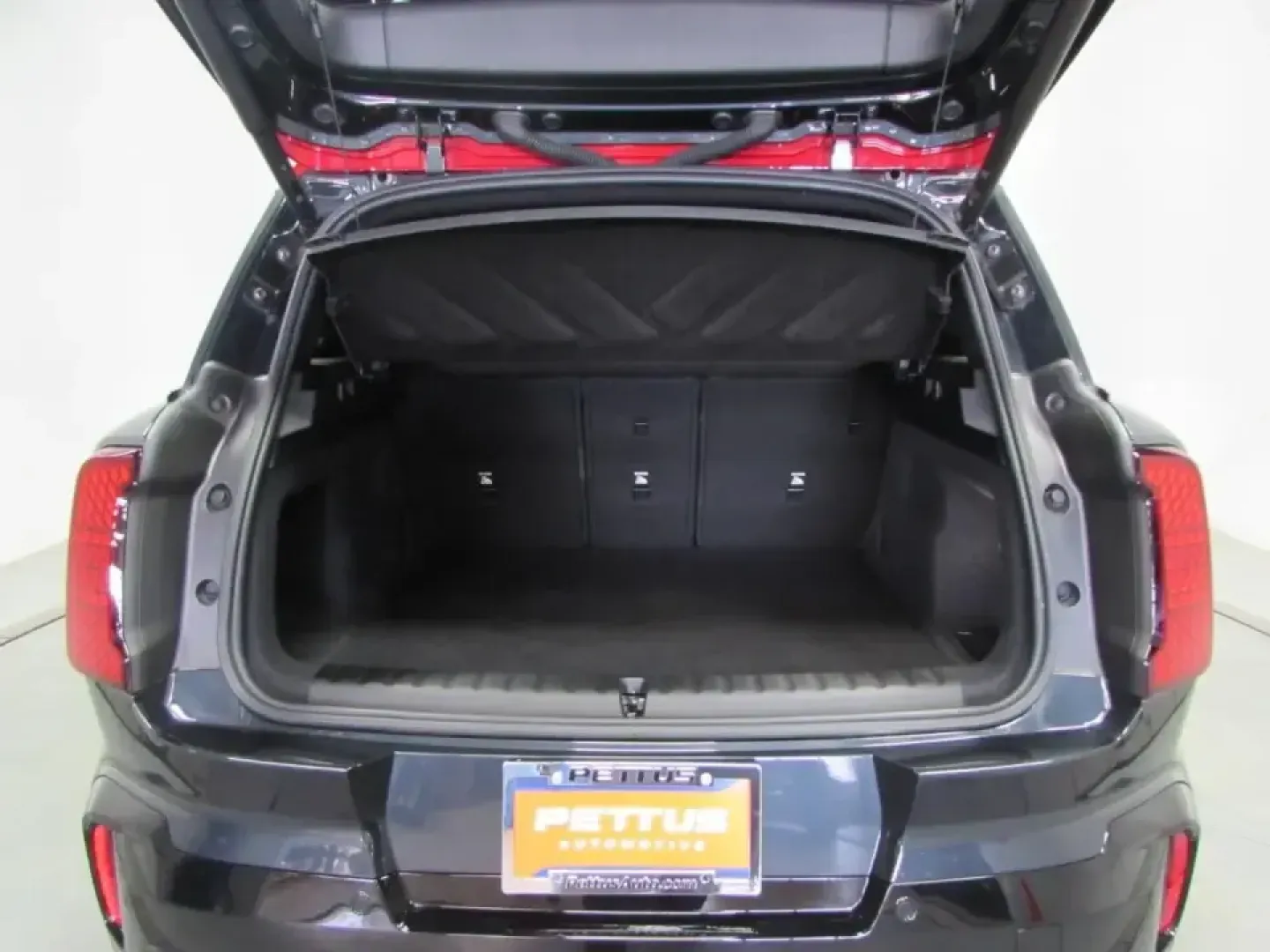 2025 /Black Mini John Cooper Works Countryman Iconic (WMZ33GA00S7) with an 1.6L L4 DOHC 16V TURBO engine, Automated Manual Transmission (AMT) transmission, located at 12830 Highway 21, De Soto, MO, 63020, (636) 337-7777, 38.153099, -90.573624 - Need one SUV that can handle weekday commutes from De Soto to St. Louis, carve up Highway 21 with confidence, and still feel fun for weekend getaways? This 2025 MINI Countryman John Cooper Works brings a spirited, road-trip-ready personality to everyday life-perfect for drivers who want premium perf - Photo#10