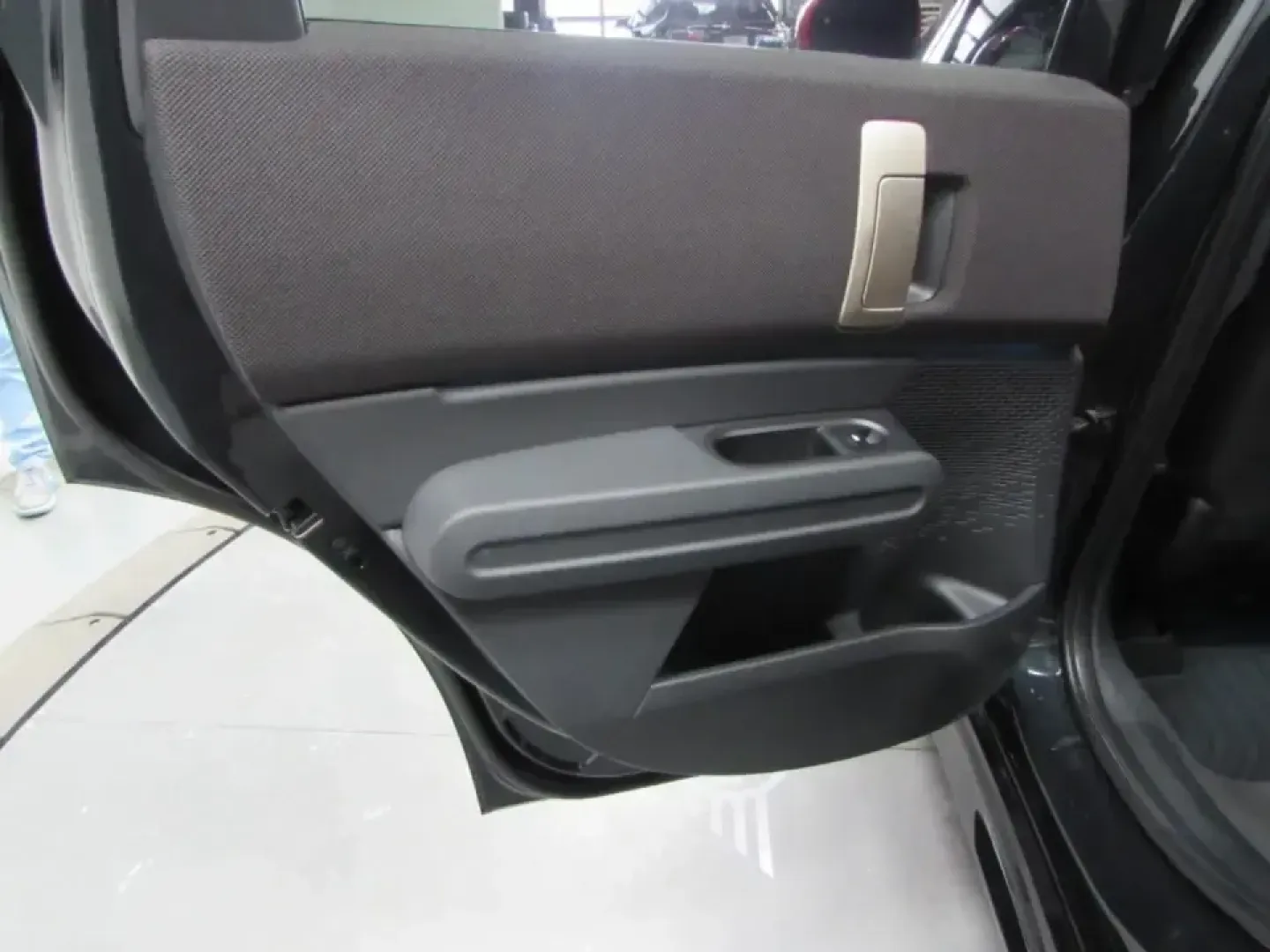 2025 /Black Mini John Cooper Works Countryman Iconic (WMZ33GA00S7) with an 1.6L L4 DOHC 16V TURBO engine, Automated Manual Transmission (AMT) transmission, located at 12830 Highway 21, De Soto, MO, 63020, (636) 337-7777, 38.153099, -90.573624 - Need one SUV that can handle weekday commutes from De Soto to St. Louis, carve up Highway 21 with confidence, and still feel fun for weekend getaways? This 2025 MINI Countryman John Cooper Works brings a spirited, road-trip-ready personality to everyday life-perfect for drivers who want premium perf - Photo#13