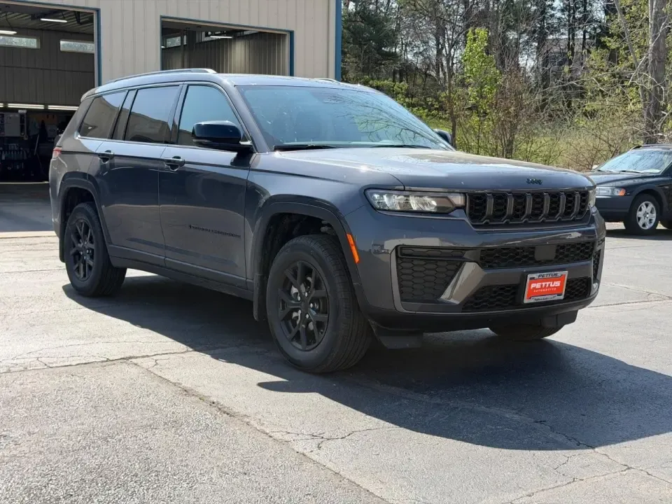 photo of 2026 Jeep Grand Cherokee Laredo Altitude