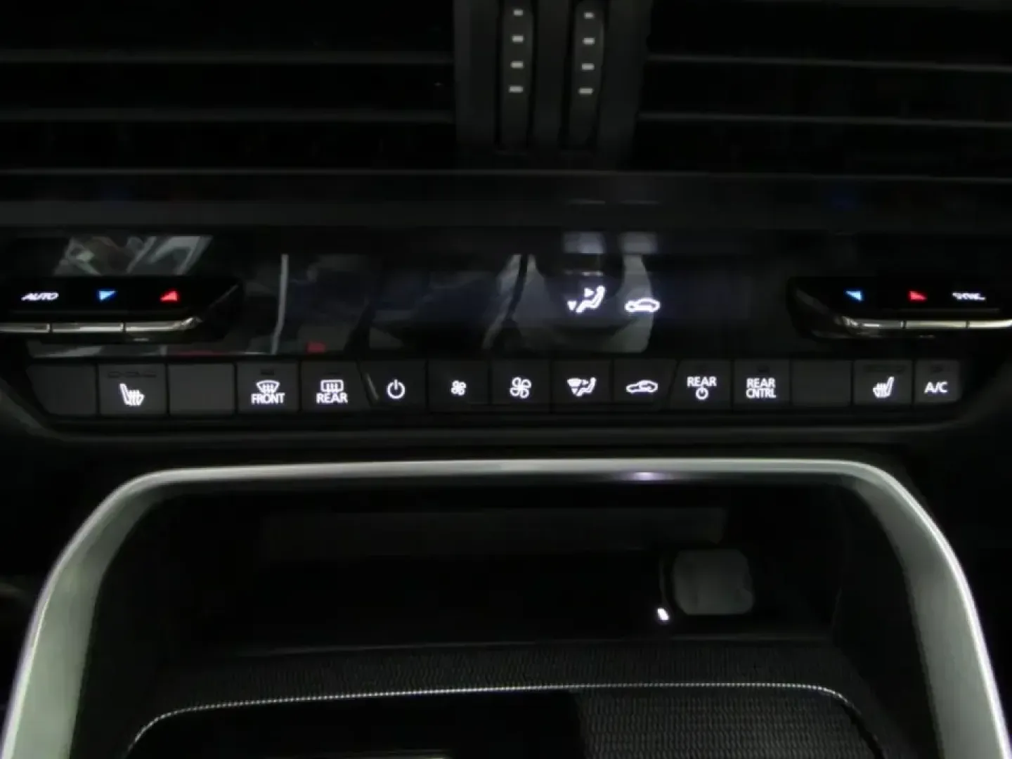 2024 /Black Mazda CX-90 3.3 Turbo Premium (JM3KKDHD9R1) with an 3.3L V6 DOHC 24V HYBRID engine, Automatic transmission, located at 12836 Highway 21, De Soto, MO, 63020, (636) 337-7777, 38.151867, -90.575615 - Pack up the crew, point the nose toward a weekend at Washington State Park, or settle in for a confident daily commute down MO-21-this 2024 Mazda CX-90 3.3 Turbo Premium is built for real life in and around De Soto. With three-row SUV versatility, all-weather capability, and a smooth, tech-forward c - Photo#31