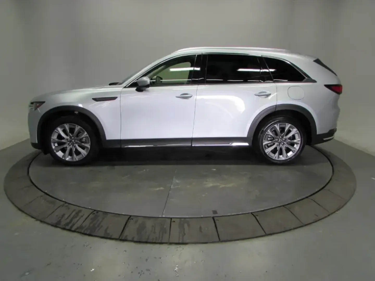 2024 /Black Mazda CX-90 3.3 Turbo Premium (JM3KKDHD9R1) with an 3.3L V6 DOHC 24V HYBRID engine, Automatic transmission, located at 12836 Highway 21, De Soto, MO, 63020, (636) 337-7777, 38.151867, -90.575615 - Pack up the crew, point the nose toward a weekend at Washington State Park, or settle in for a confident daily commute down MO-21-this 2024 Mazda CX-90 3.3 Turbo Premium is built for real life in and around De Soto. With three-row SUV versatility, all-weather capability, and a smooth, tech-forward c - Photo#3