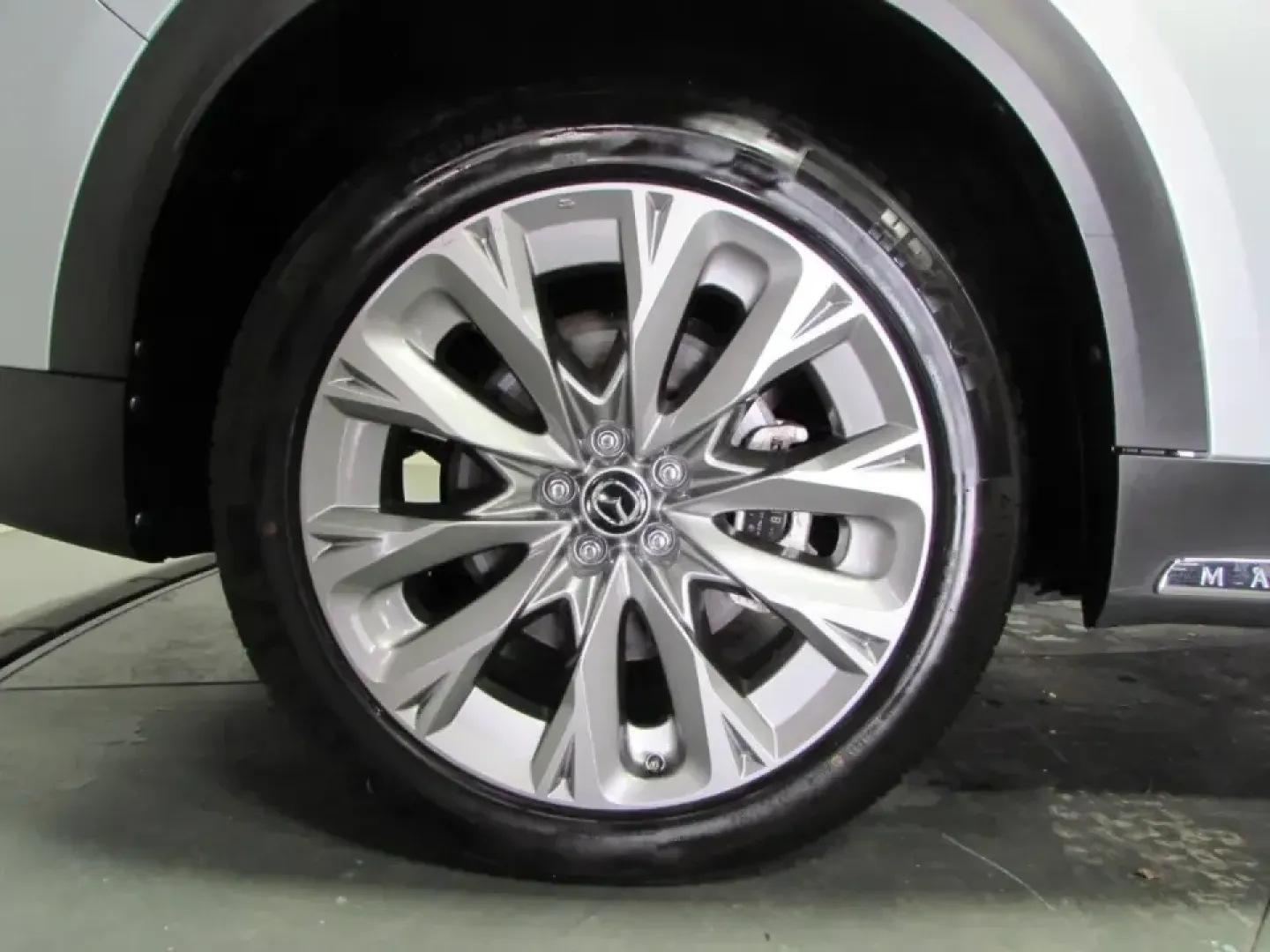 2024 /Black Mazda CX-90 3.3 Turbo Premium (JM3KKDHD9R1) with an 3.3L V6 DOHC 24V HYBRID engine, Automatic transmission, located at 12836 Highway 21, De Soto, MO, 63020, (636) 337-7777, 38.151867, -90.575615 - Pack up the crew, point the nose toward a weekend at Washington State Park, or settle in for a confident daily commute down MO-21-this 2024 Mazda CX-90 3.3 Turbo Premium is built for real life in and around De Soto. With three-row SUV versatility, all-weather capability, and a smooth, tech-forward c - Photo#8