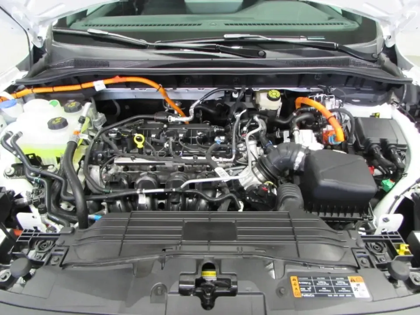 2026 /Ebony Ford Escape ST-Line Select (1FMCU9NZ4TU) with an 2.5L iVCT Atkinson Cycle I-4 Hybrid engine, CVT transmission, located at 12836 Highway 21, De Soto, MO, 63020, (636) 337-7777, 38.151867, -90.575615 - Picture your weekdays getting easier and your weekends getting bigger: a hybrid SUV that sips fuel on the commute, stays confident in Missouri weather, and still feels sporty when you head out for a day trip. This **2026 Ford Escape ST-Line Select Hybrid AWD** in **Star White** is built for real lif - Photo#9