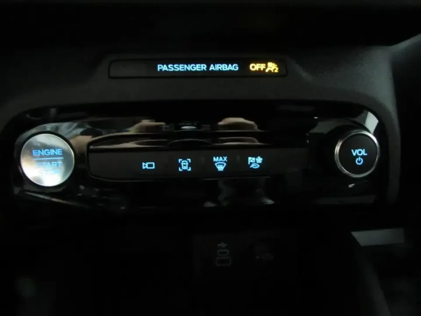 2026 /Ebony Ford Escape ST-Line Select (1FMCU9NZ4TU) with an 2.5L iVCT Atkinson Cycle I-4 Hybrid engine, CVT transmission, located at 12836 Highway 21, De Soto, MO, 63020, (636) 337-7777, 38.151867, -90.575615 - Picture your weekdays getting easier and your weekends getting bigger: a hybrid SUV that sips fuel on the commute, stays confident in Missouri weather, and still feels sporty when you head out for a day trip. This **2026 Ford Escape ST-Line Select Hybrid AWD** in **Star White** is built for real lif - Photo#27
