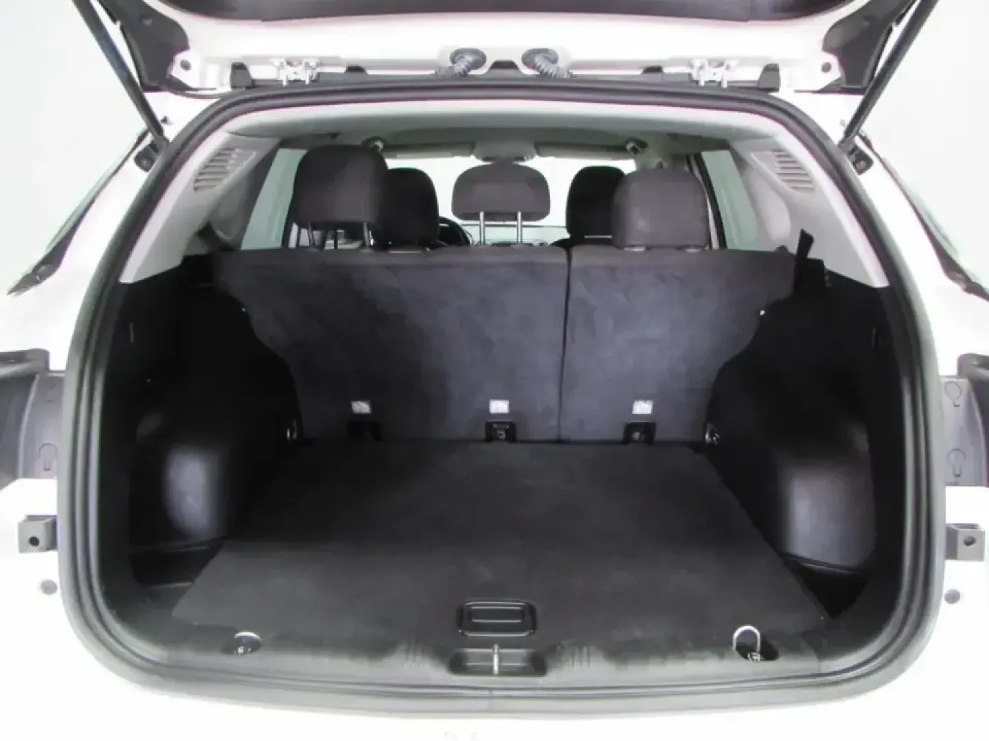 2020 /Black Cloth Jeep Compass 4WD Sport (3C4NJDABXLT) with an 2.4L engine, 6M transmission, located at 12830 Highway 21, De Soto, MO, 63020, (636) 337-7777, 38.153099, -90.573624 - Whether you're juggling a long commute down Highway 21, planning a weekend escape to Washington State Park, or just need a confident daily driver for errands around De Soto and Jefferson County, this 2020 Jeep Compass Sport is built for real-life Missouri miles. With SUV versatility, Four Wheel Driv - Photo#10
