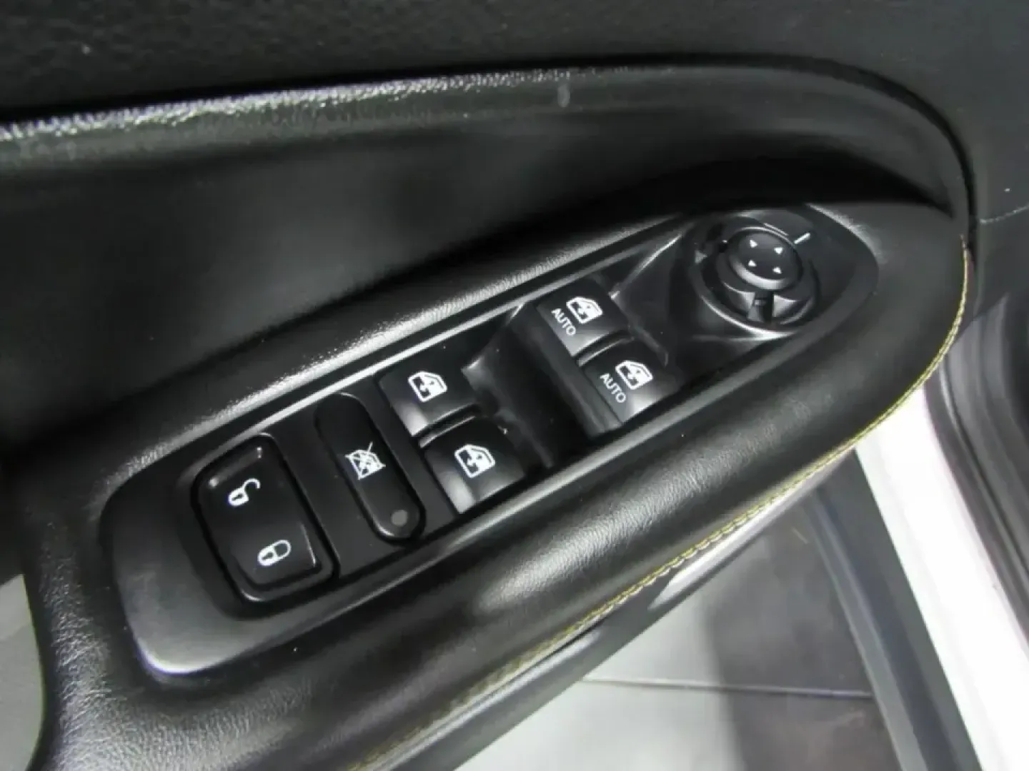 2020 /Black Cloth Jeep Compass 4WD Sport (3C4NJDABXLT) with an 2.4L engine, 6M transmission, located at 12830 Highway 21, De Soto, MO, 63020, (636) 337-7777, 38.153099, -90.573624 - Whether you're juggling a long commute down Highway 21, planning a weekend escape to Washington State Park, or just need a confident daily driver for errands around De Soto and Jefferson County, this 2020 Jeep Compass Sport is built for real-life Missouri miles. With SUV versatility, Four Wheel Driv - Photo#19
