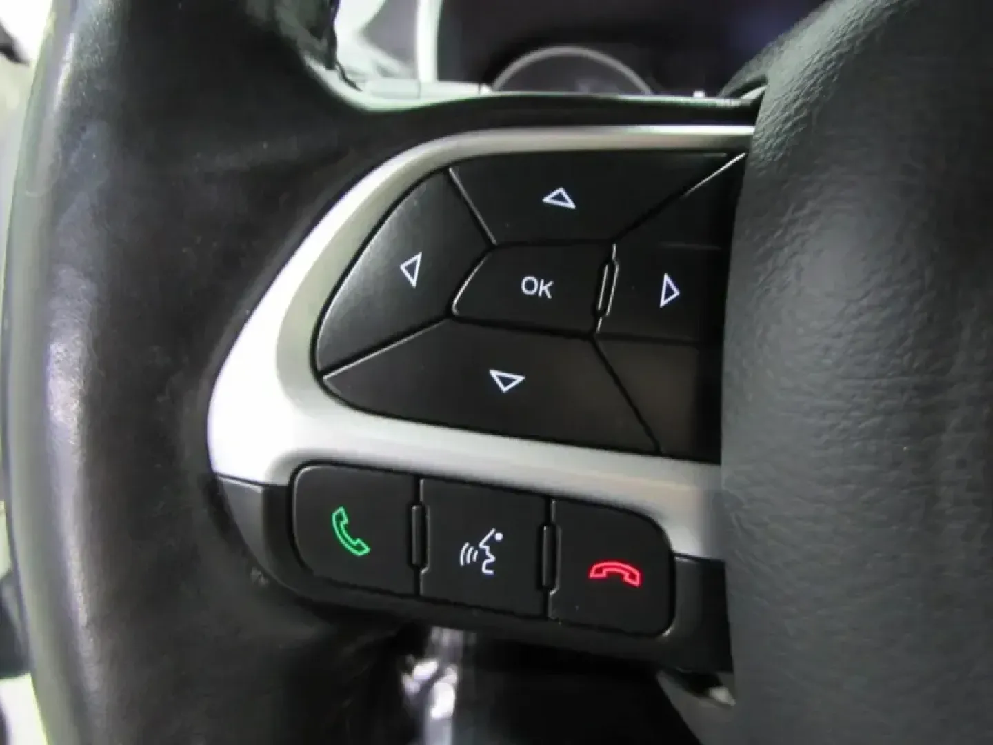 2020 /Black Cloth Jeep Compass 4WD Sport (3C4NJDABXLT) with an 2.4L engine, 6M transmission, located at 12830 Highway 21, De Soto, MO, 63020, (636) 337-7777, 38.153099, -90.573624 - Whether you're juggling a long commute down Highway 21, planning a weekend escape to Washington State Park, or just need a confident daily driver for errands around De Soto and Jefferson County, this 2020 Jeep Compass Sport is built for real-life Missouri miles. With SUV versatility, Four Wheel Driv - Photo#22