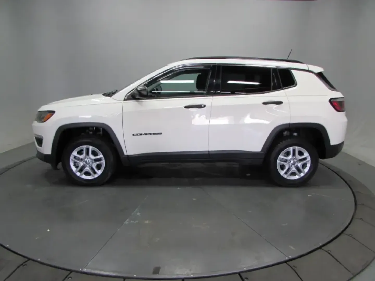 2020 /Black Cloth Jeep Compass 4WD Sport (3C4NJDABXLT) with an 2.4L engine, 6M transmission, located at 12830 Highway 21, De Soto, MO, 63020, (636) 337-7777, 38.153099, -90.573624 - Whether you're juggling a long commute down Highway 21, planning a weekend escape to Washington State Park, or just need a confident daily driver for errands around De Soto and Jefferson County, this 2020 Jeep Compass Sport is built for real-life Missouri miles. With SUV versatility, Four Wheel Driv - Photo#3