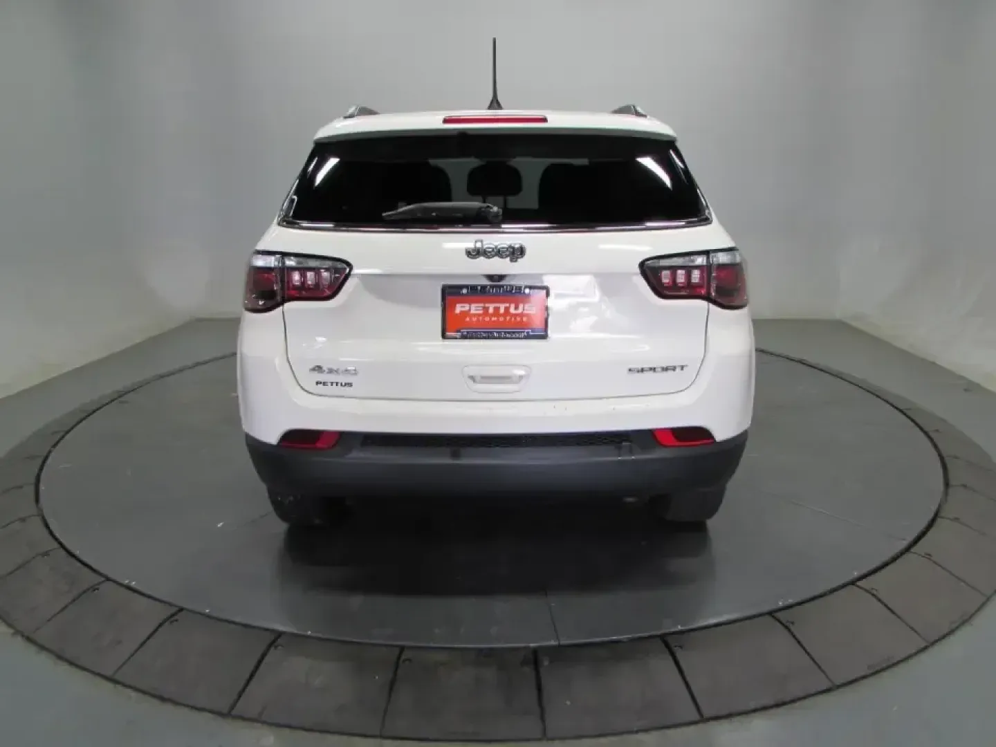 2020 /Black Cloth Jeep Compass 4WD Sport (3C4NJDABXLT) with an 2.4L engine, 6M transmission, located at 12830 Highway 21, De Soto, MO, 63020, (636) 337-7777, 38.153099, -90.573624 - Whether you're juggling a long commute down Highway 21, planning a weekend escape to Washington State Park, or just need a confident daily driver for errands around De Soto and Jefferson County, this 2020 Jeep Compass Sport is built for real-life Missouri miles. With SUV versatility, Four Wheel Driv - Photo#5