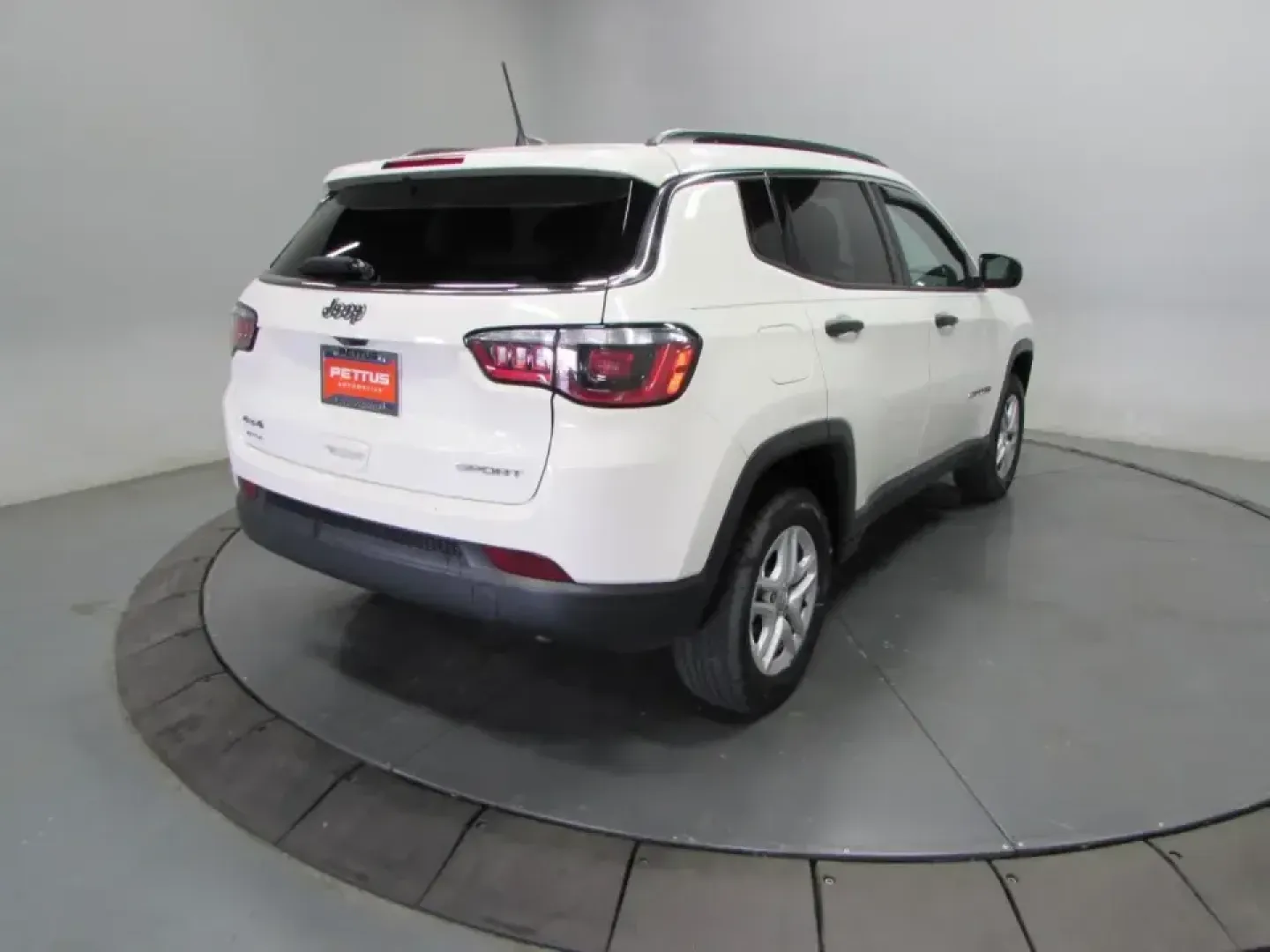 2020 /Black Cloth Jeep Compass 4WD Sport (3C4NJDABXLT) with an 2.4L engine, 6M transmission, located at 12830 Highway 21, De Soto, MO, 63020, (636) 337-7777, 38.153099, -90.573624 - Whether you're juggling a long commute down Highway 21, planning a weekend escape to Washington State Park, or just need a confident daily driver for errands around De Soto and Jefferson County, this 2020 Jeep Compass Sport is built for real-life Missouri miles. With SUV versatility, Four Wheel Driv - Photo#6
