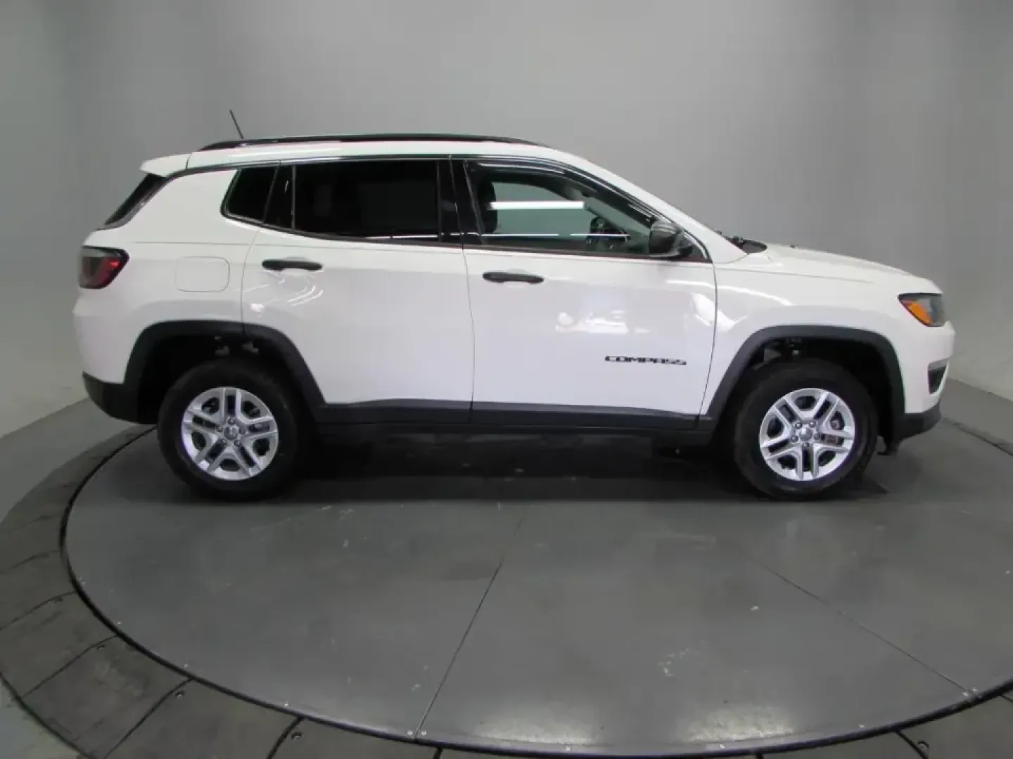 2020 /Black Cloth Jeep Compass 4WD Sport (3C4NJDABXLT) with an 2.4L engine, 6M transmission, located at 12830 Highway 21, De Soto, MO, 63020, (636) 337-7777, 38.153099, -90.573624 - Whether you're juggling a long commute down Highway 21, planning a weekend escape to Washington State Park, or just need a confident daily driver for errands around De Soto and Jefferson County, this 2020 Jeep Compass Sport is built for real-life Missouri miles. With SUV versatility, Four Wheel Driv - Photo#7