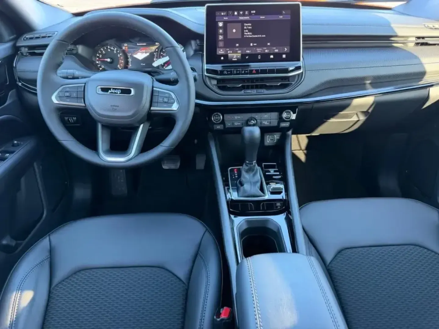 2026 /Black Leather Trimmed Jeep Compass Latitude (3C4NJDBN8TT) with an 2.0L engine, located at 970 Woodlawn Dr., Farmington, MO, 63640, (573) 431-7800, 37.825642, -90.468674 - Built for the kind of life that doesn't stop when the weather changes, the 2026 Jeep Compass Latitude is the SUV that fits right into busy weekdays, spontaneous weekend escapes, and everything in between. Whether you're commuting from Farmington to nearby towns, loading up for a family day out, or p - Photo#9