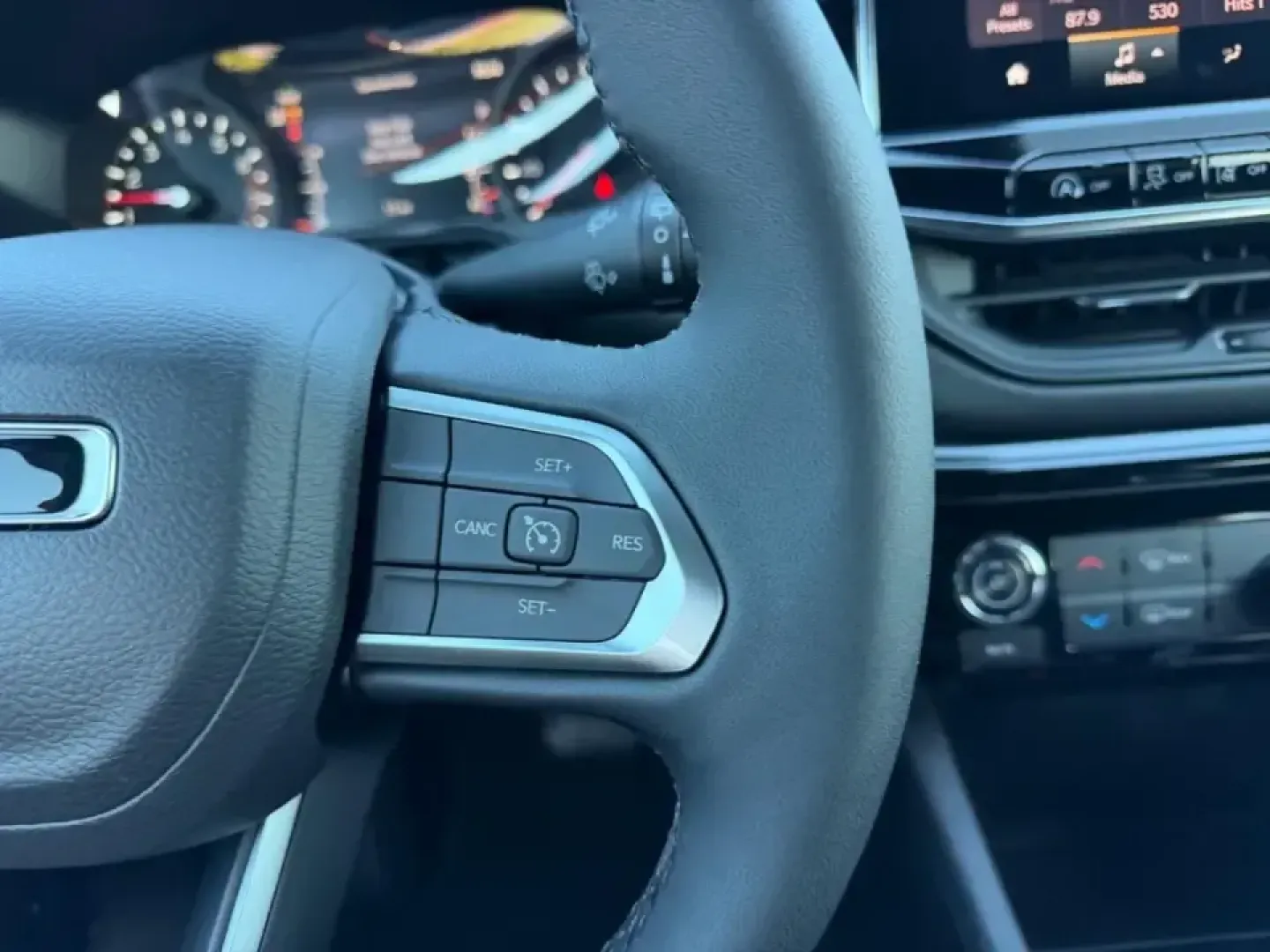 2026 /Black Leather Trimmed Jeep Compass Latitude (3C4NJDBN8TT) with an 2.0L engine, located at 970 Woodlawn Dr., Farmington, MO, 63640, (573) 431-7800, 37.825642, -90.468674 - Built for the kind of life that doesn't stop when the weather changes, the 2026 Jeep Compass Latitude is the SUV that fits right into busy weekdays, spontaneous weekend escapes, and everything in between. Whether you're commuting from Farmington to nearby towns, loading up for a family day out, or p - Photo#12